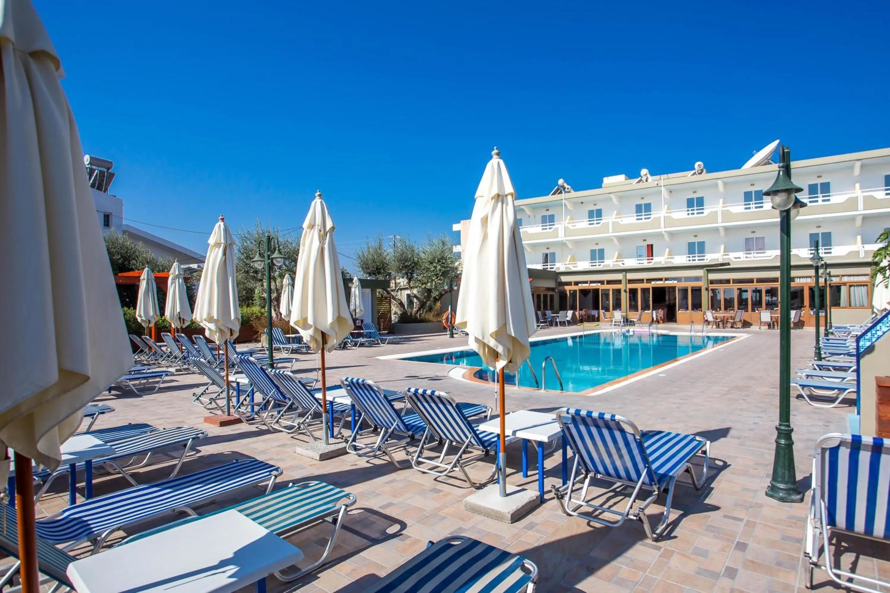 Swimming pool in Georgia Plus - All Inclusive