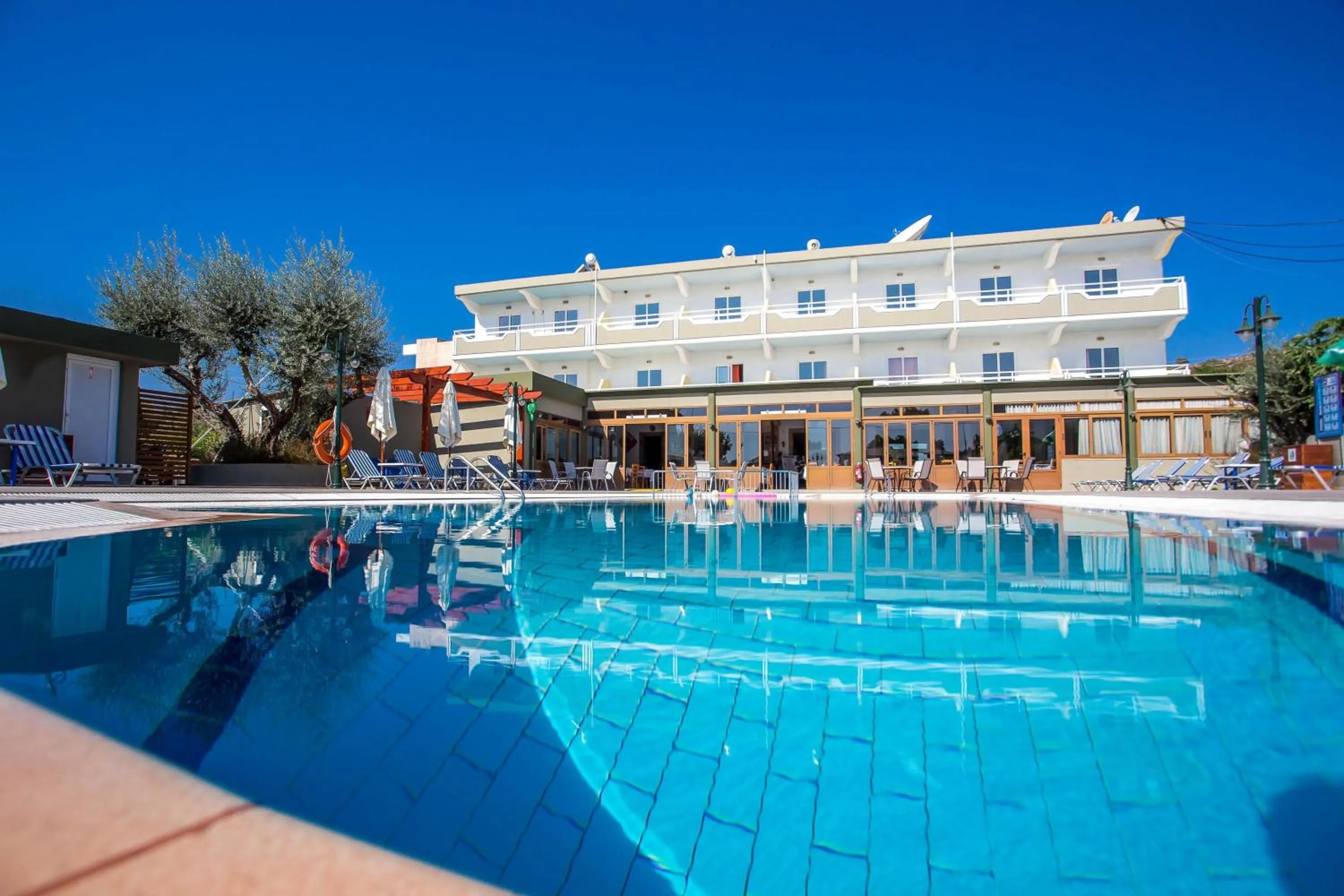 Swimming pool in Georgia Plus - All Inclusive