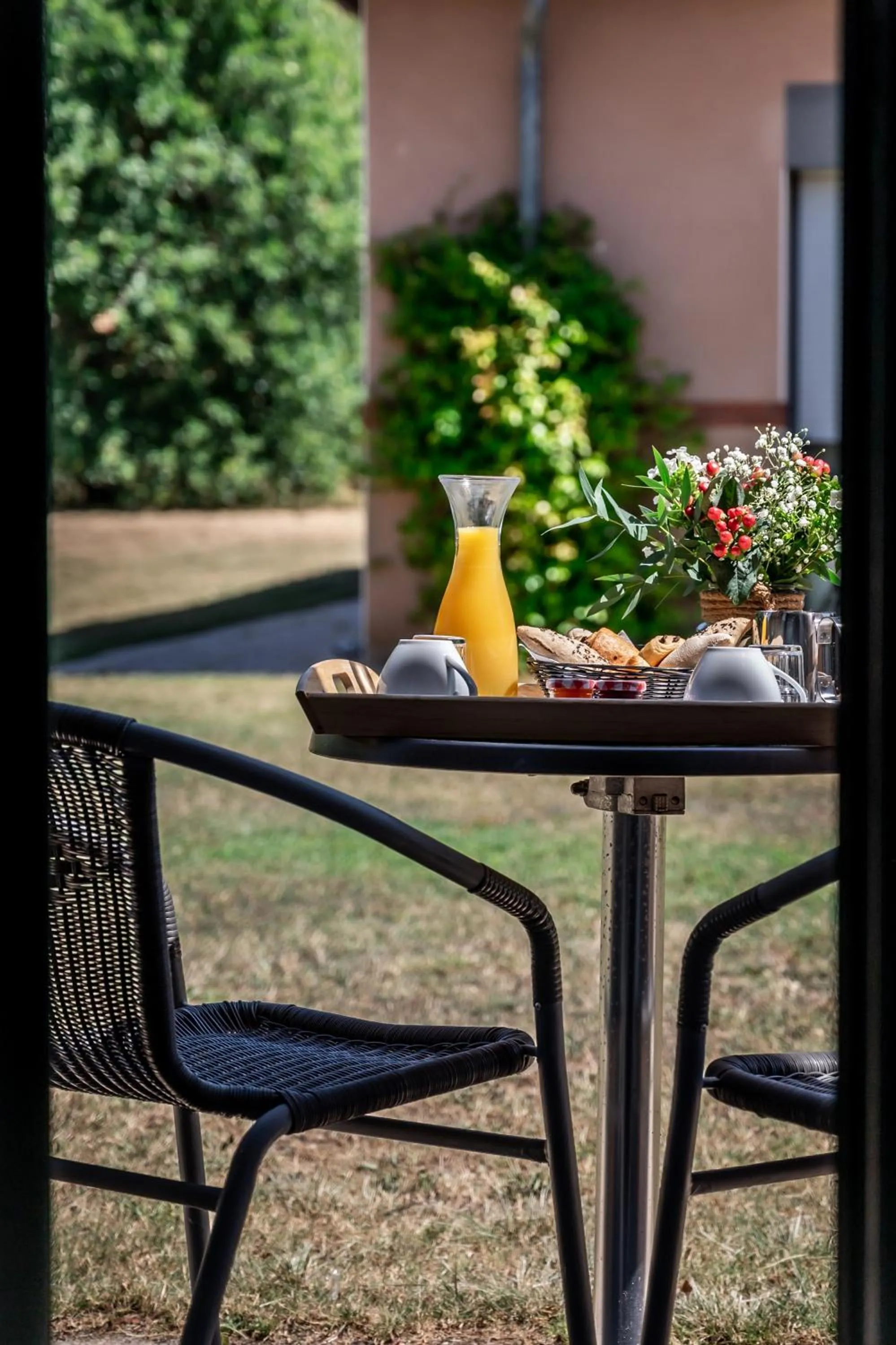 Patio in Hôtel & Events LE PATIO OCCITAN Toulouse Ouest - Cugnaux
