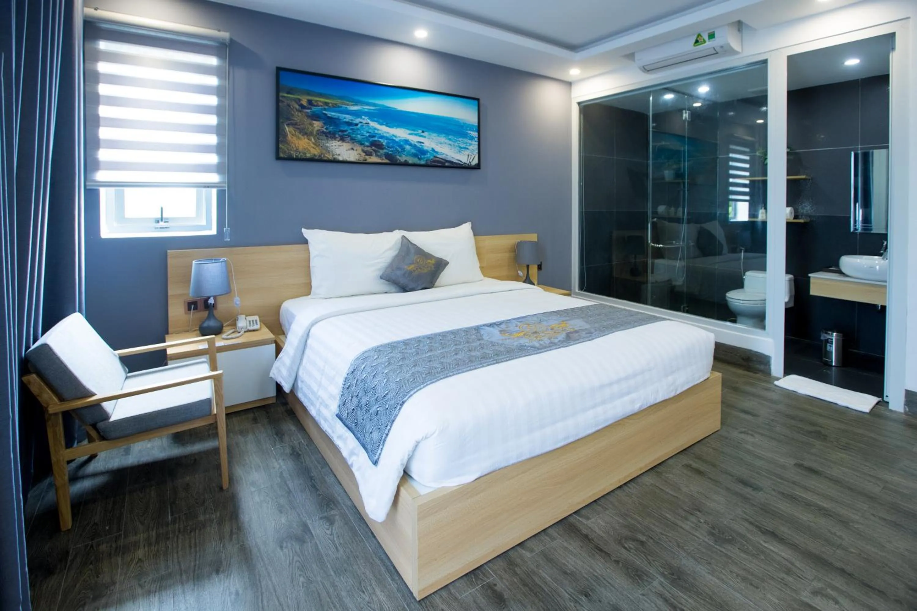 Photo of the whole room, Bed in Dang's Hotel