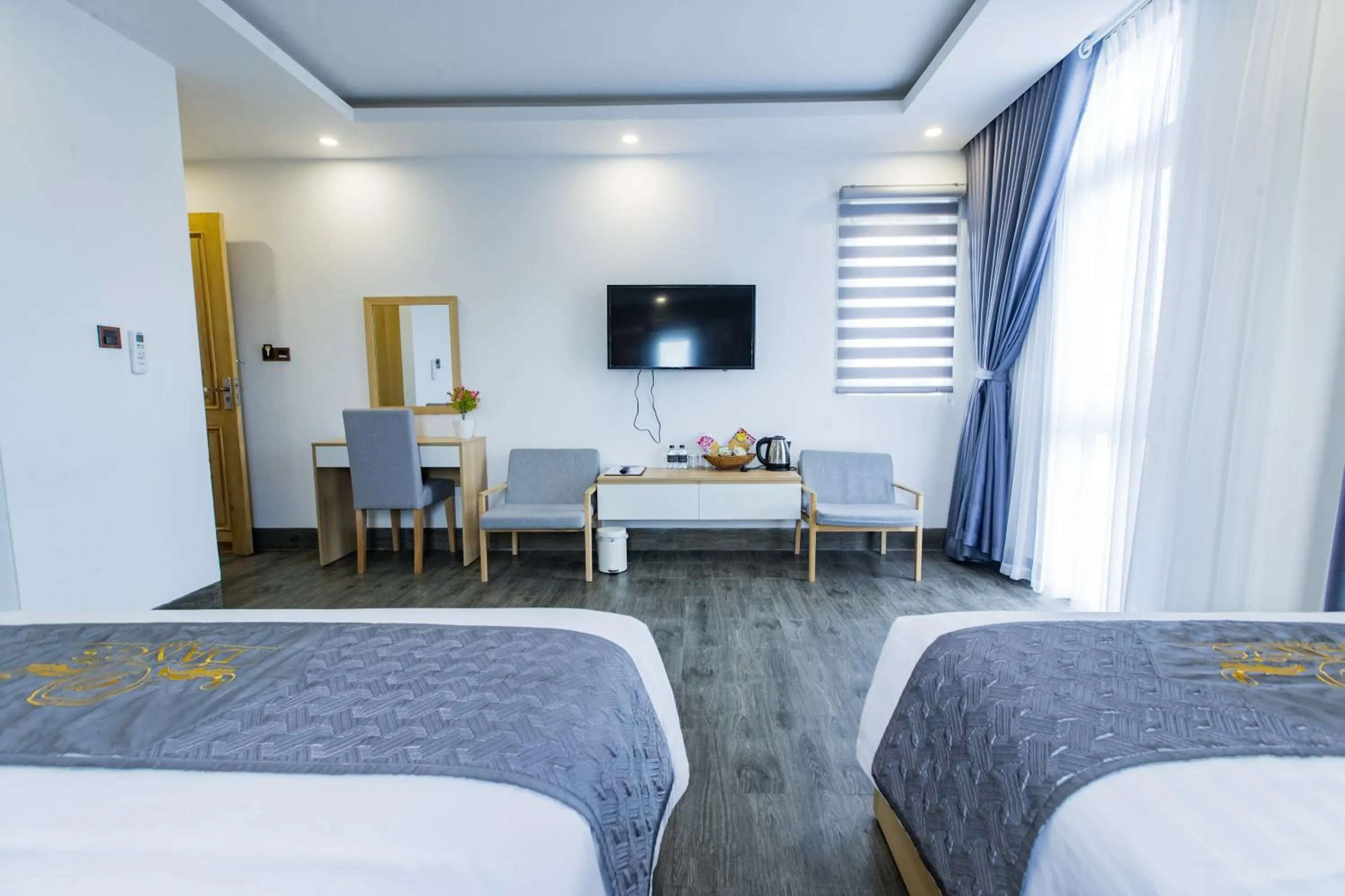 Photo of the whole room, Bed in Dang's Hotel