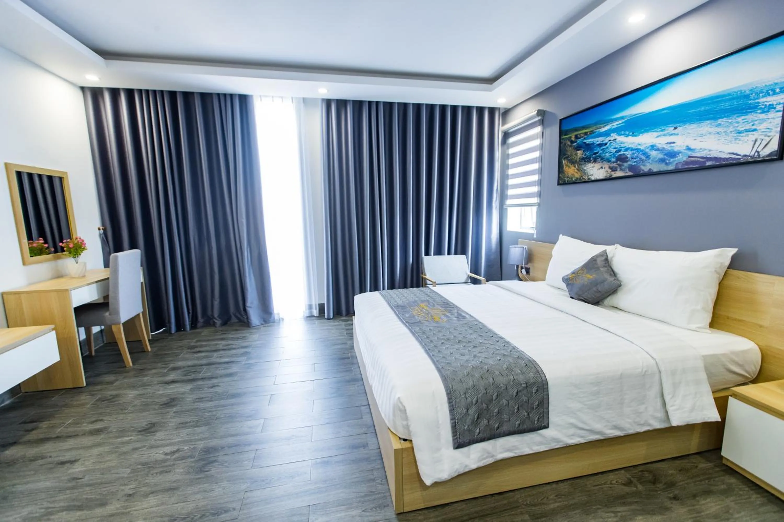 Photo of the whole room, Bed in Dang's Hotel