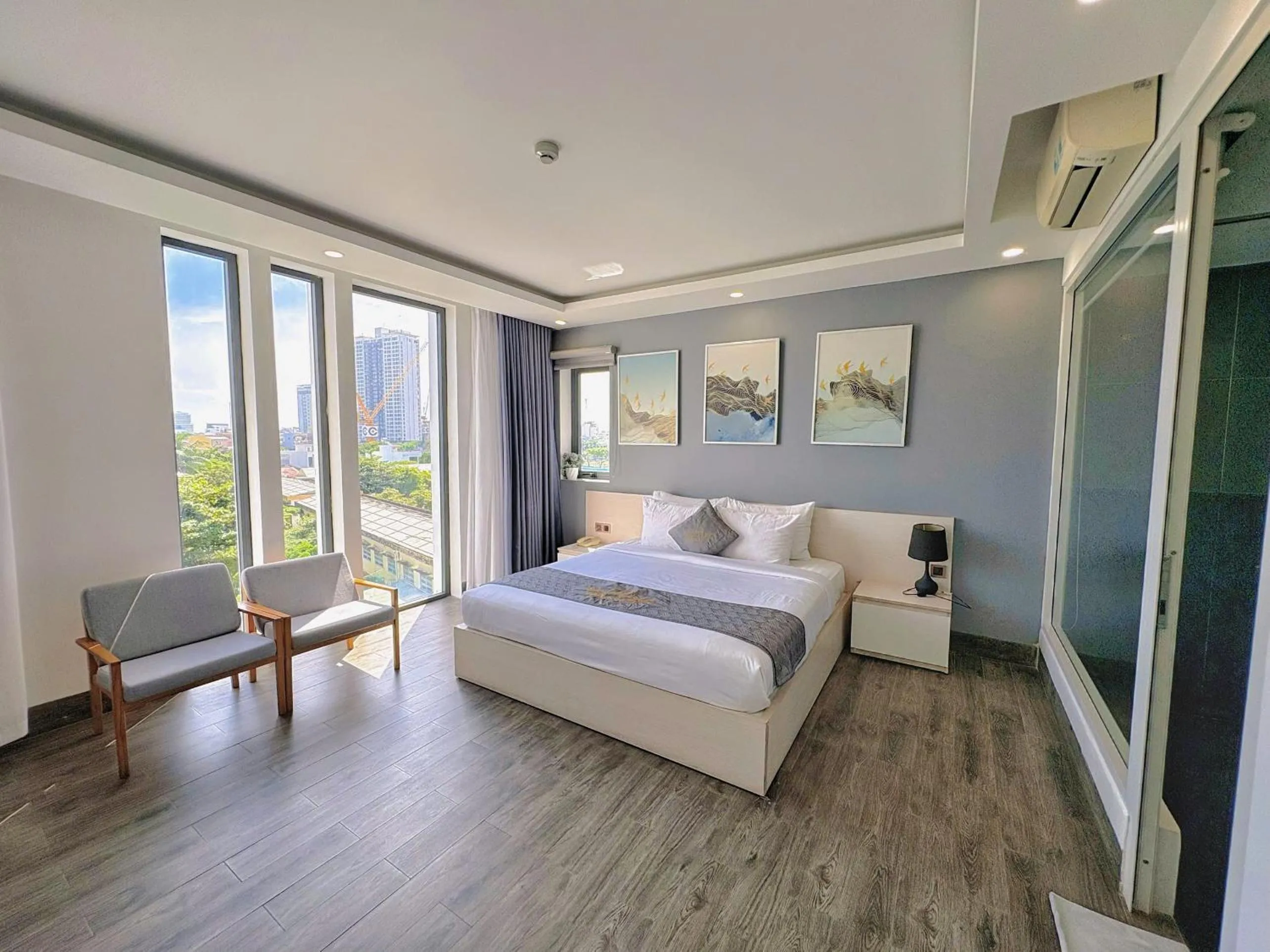 Photo of the whole room, Bed in Dang's Hotel