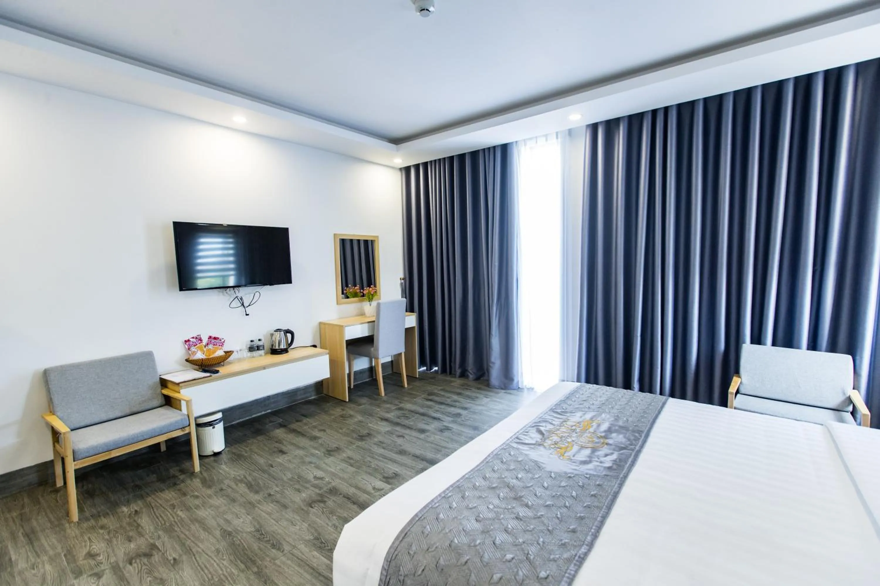 Photo of the whole room, Bed in Dang's Hotel