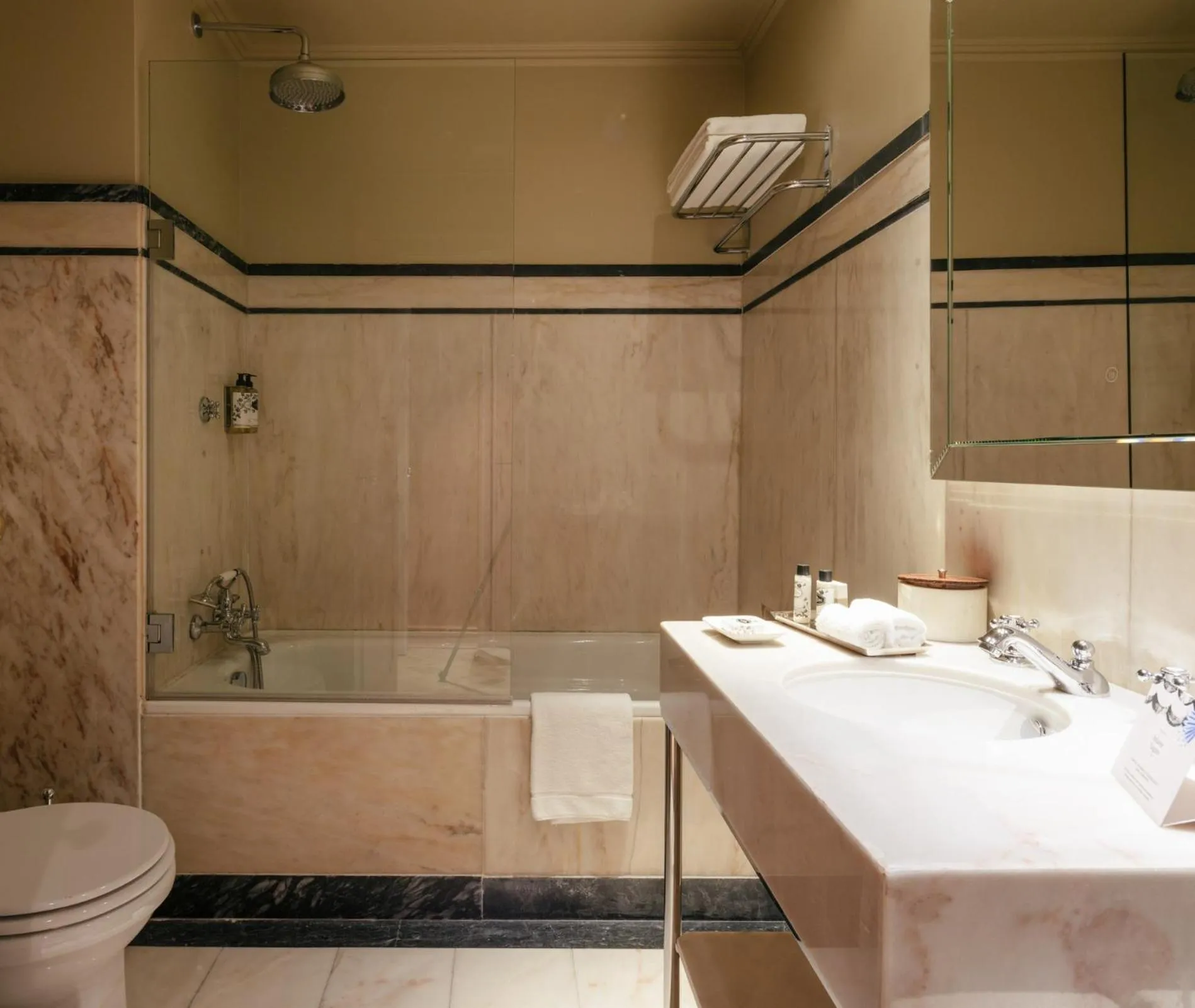 Bath in Hospes Infante Sagres Porto - Small Luxury Hotels Of The World