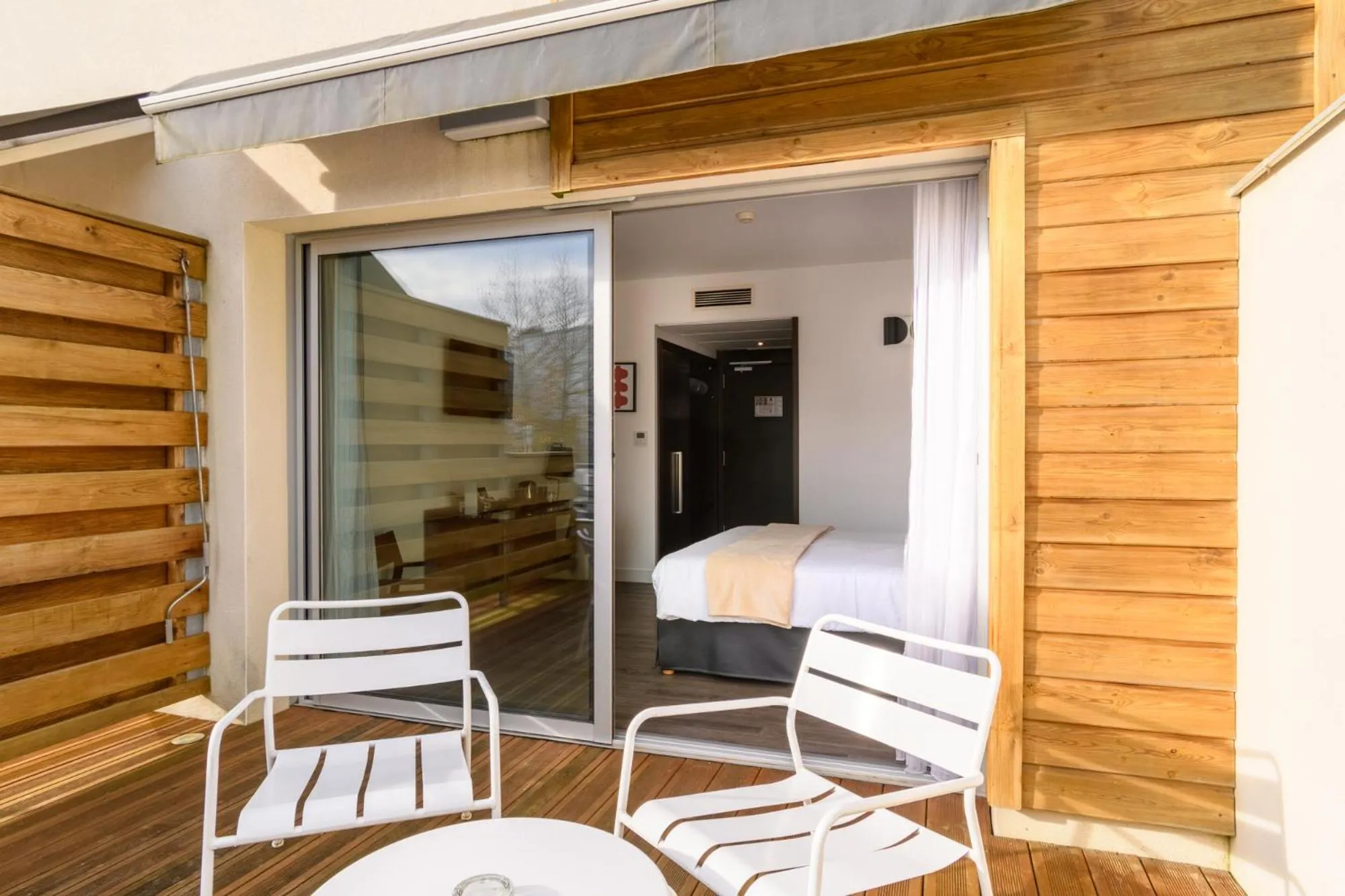 Photo of the whole room in Hype Hôtel