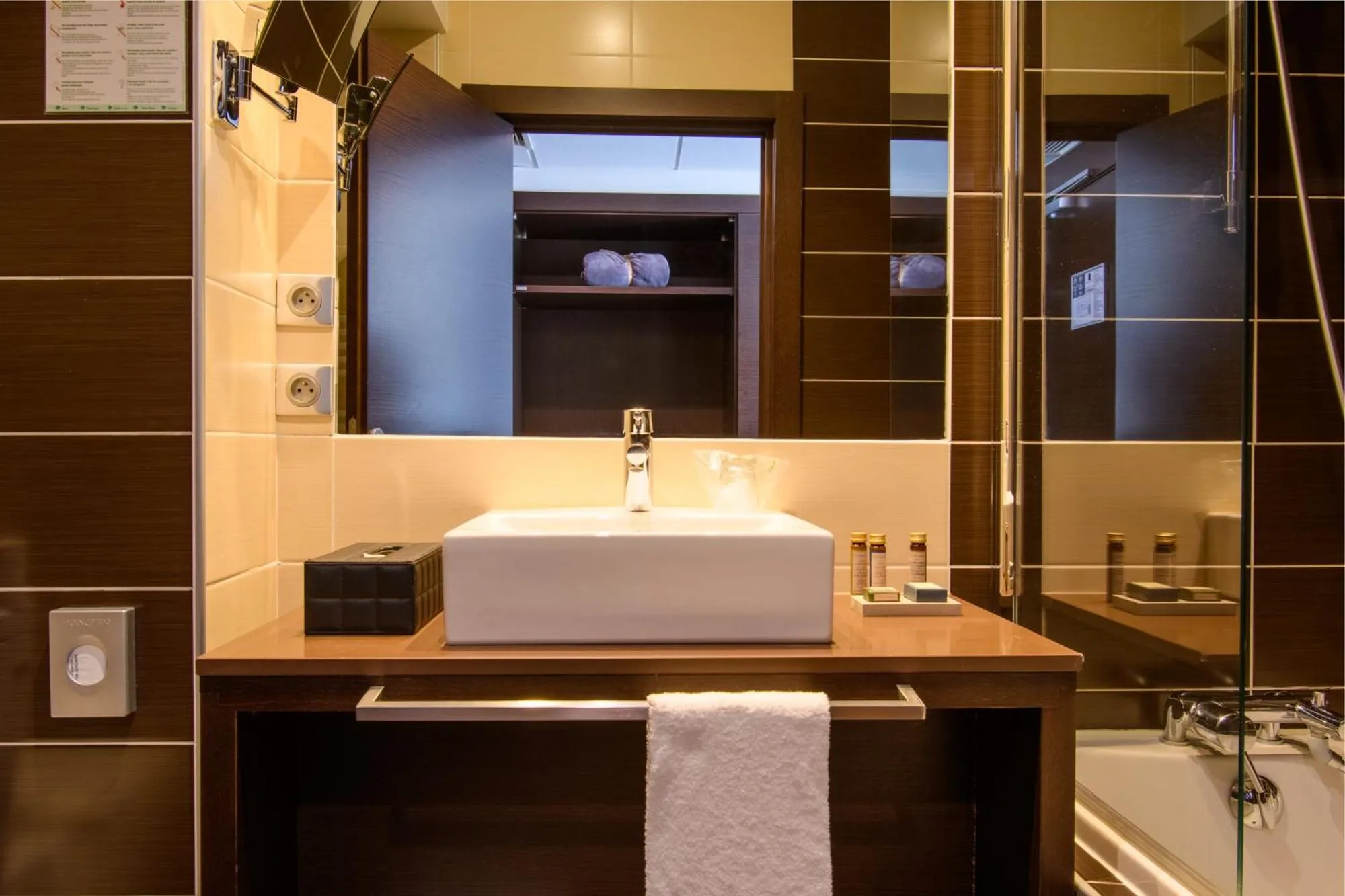 Bathroom in Hype Hôtel