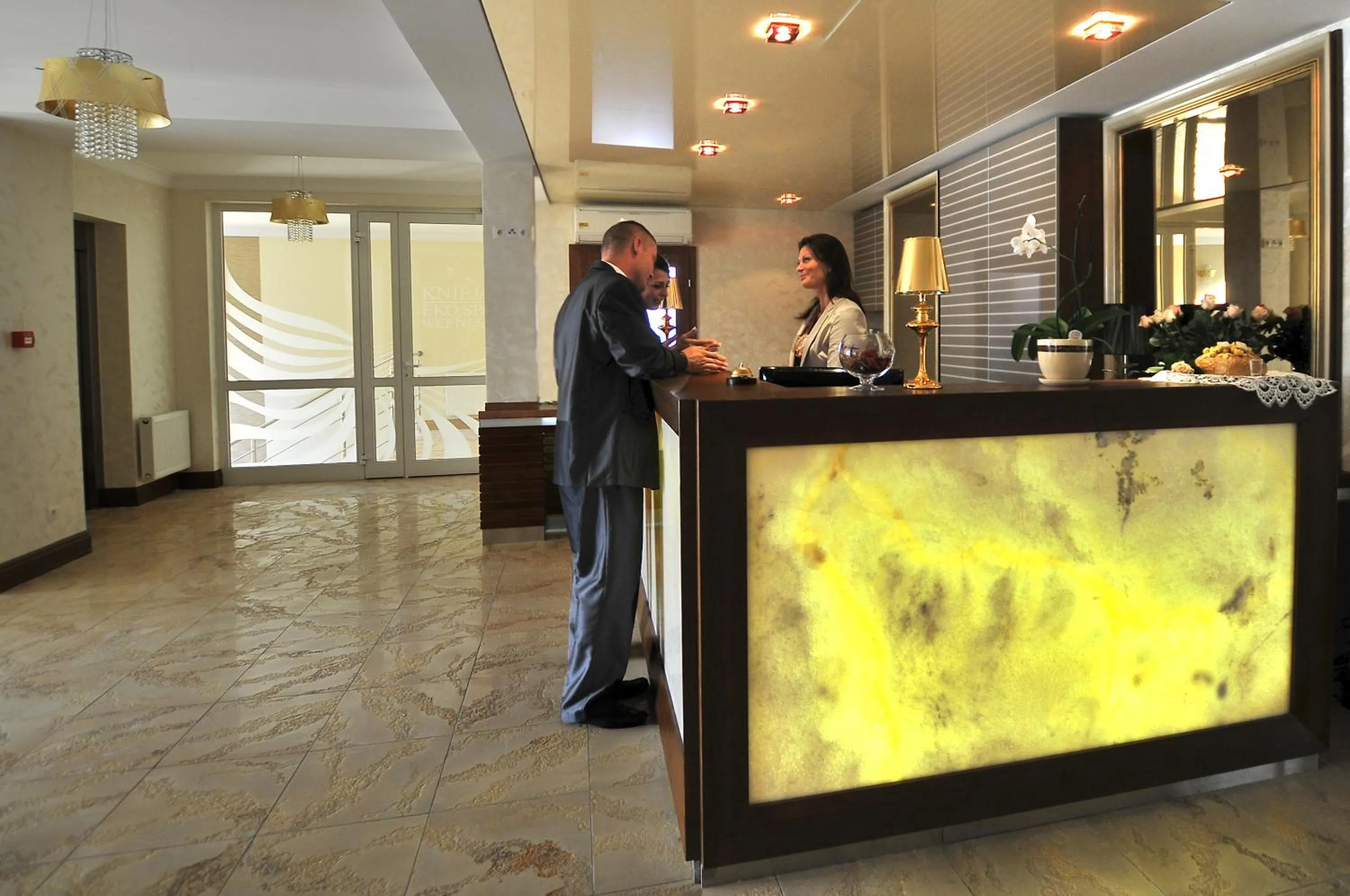 People in Hotel z Sanatorium Uzdrowiskowym Knieja Spa&Wellness