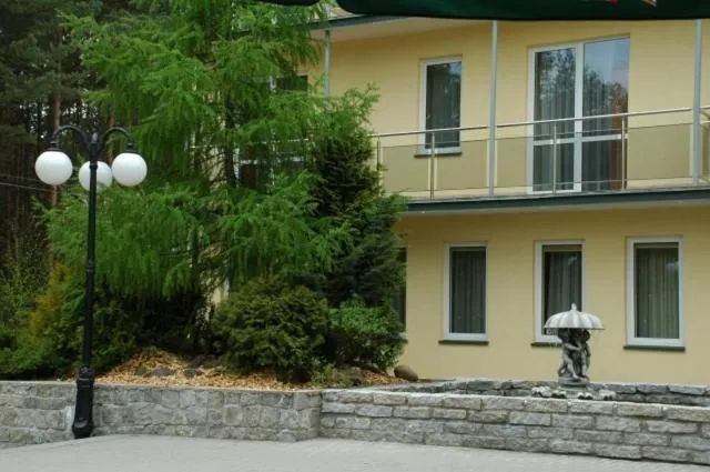 Facade/entrance in Hotel z Sanatorium Uzdrowiskowym Knieja Spa&Wellness