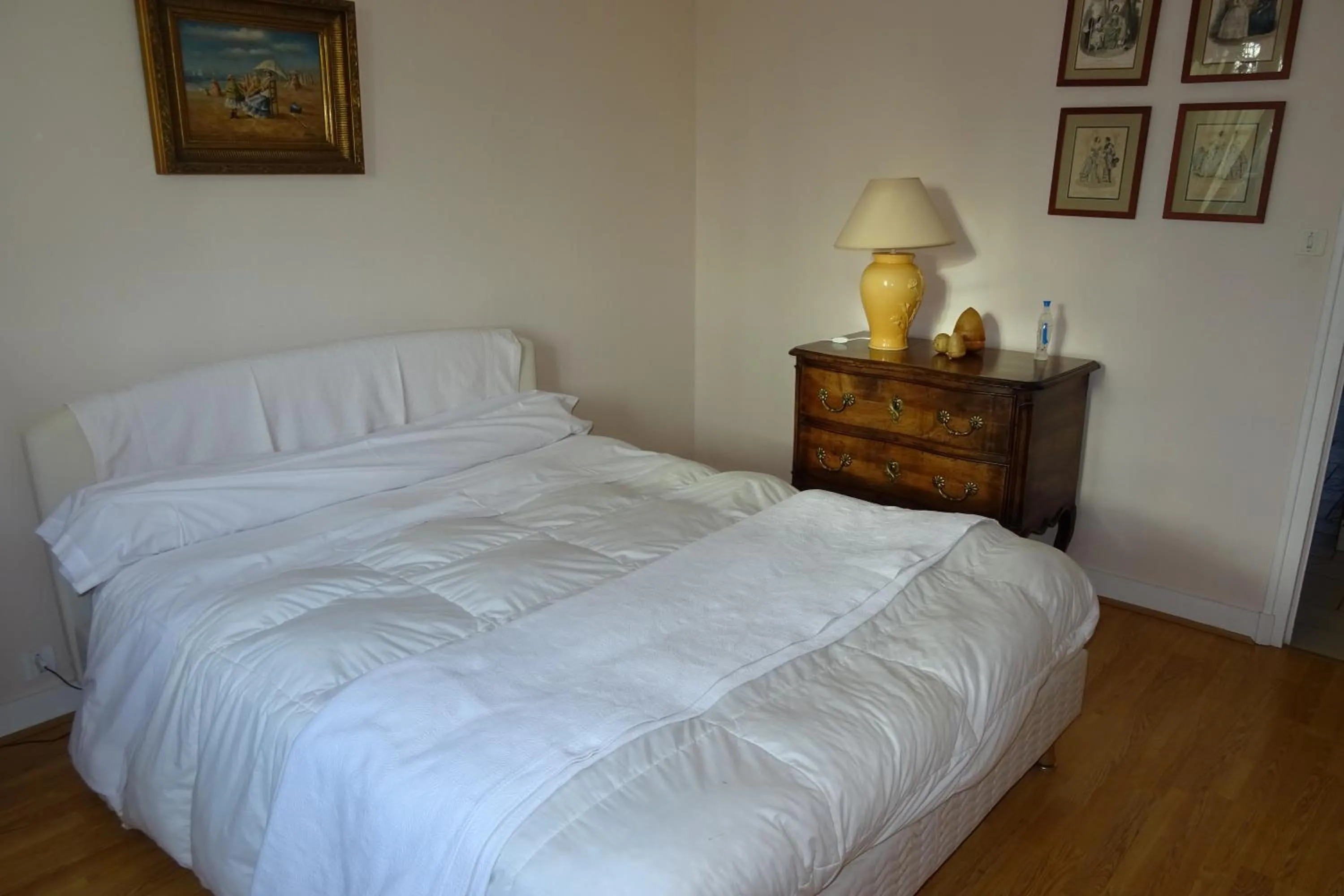Bed in Chambres d'Hôtes à la Fontanille