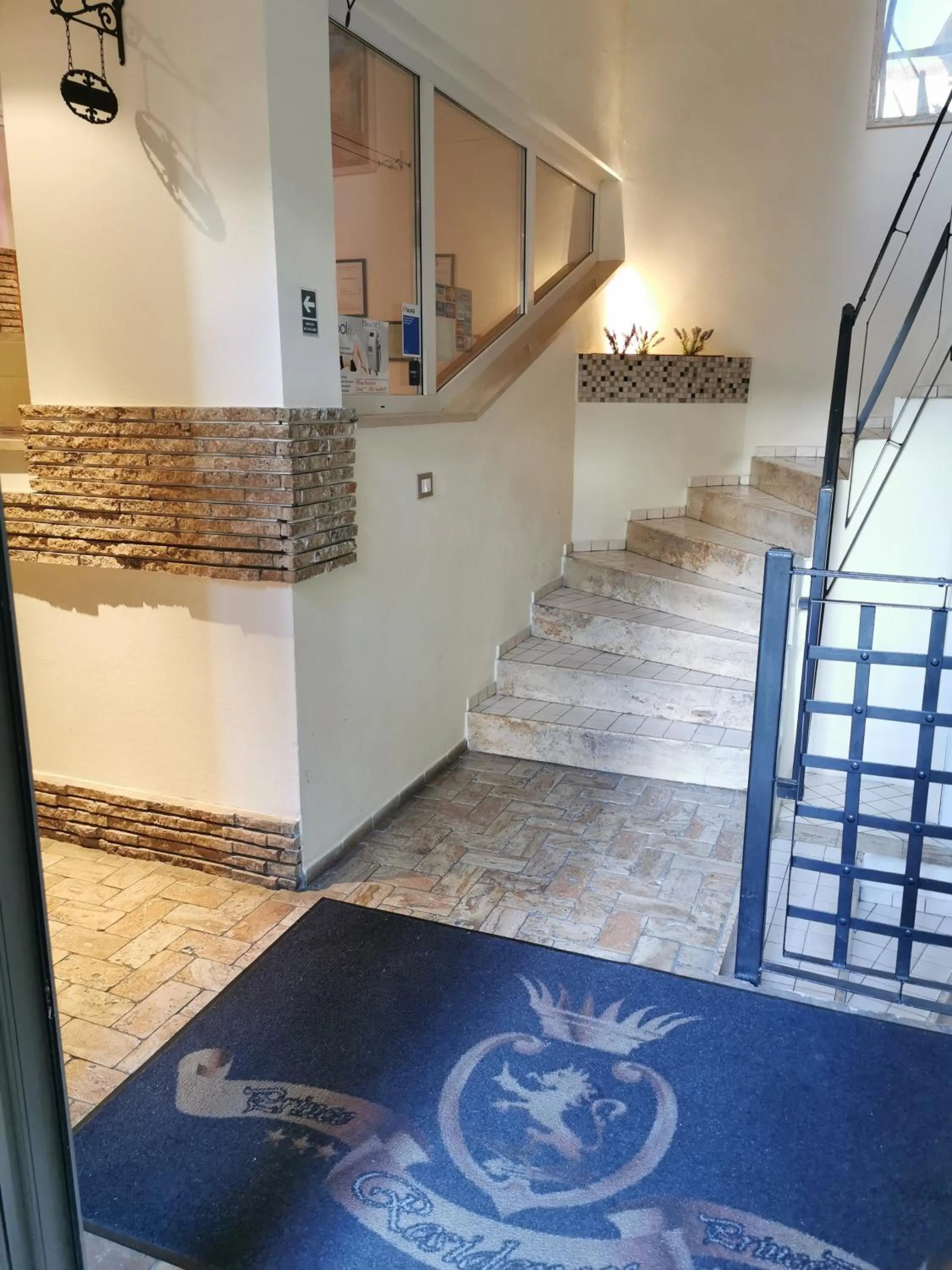 Logo/Certificate/Sign in Prince Residence Apartments