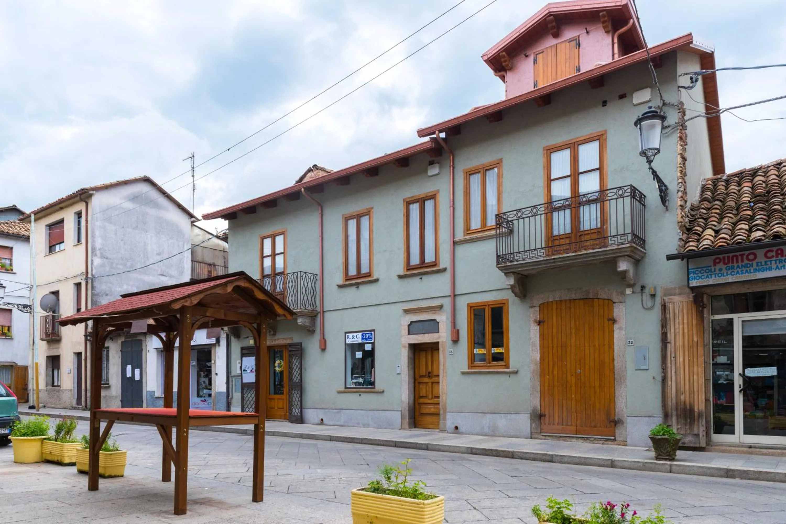 Property building in Lasi house