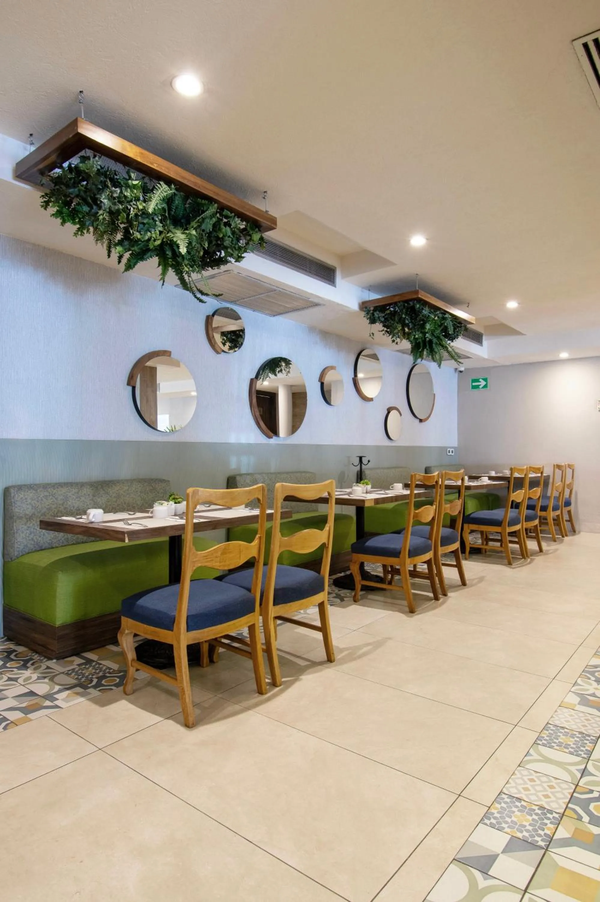 Restaurant/places to eat in Hotel Plaza Diana