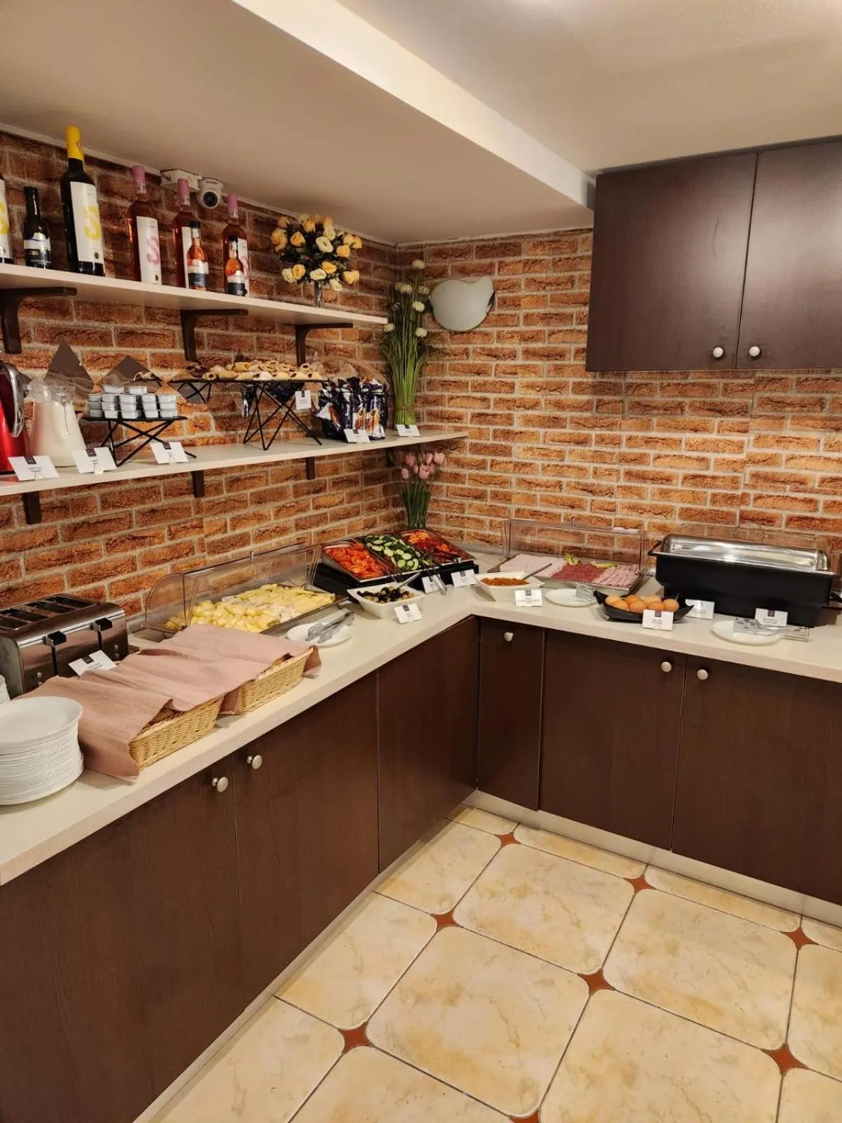 Breakfast in Elizeu Hotel