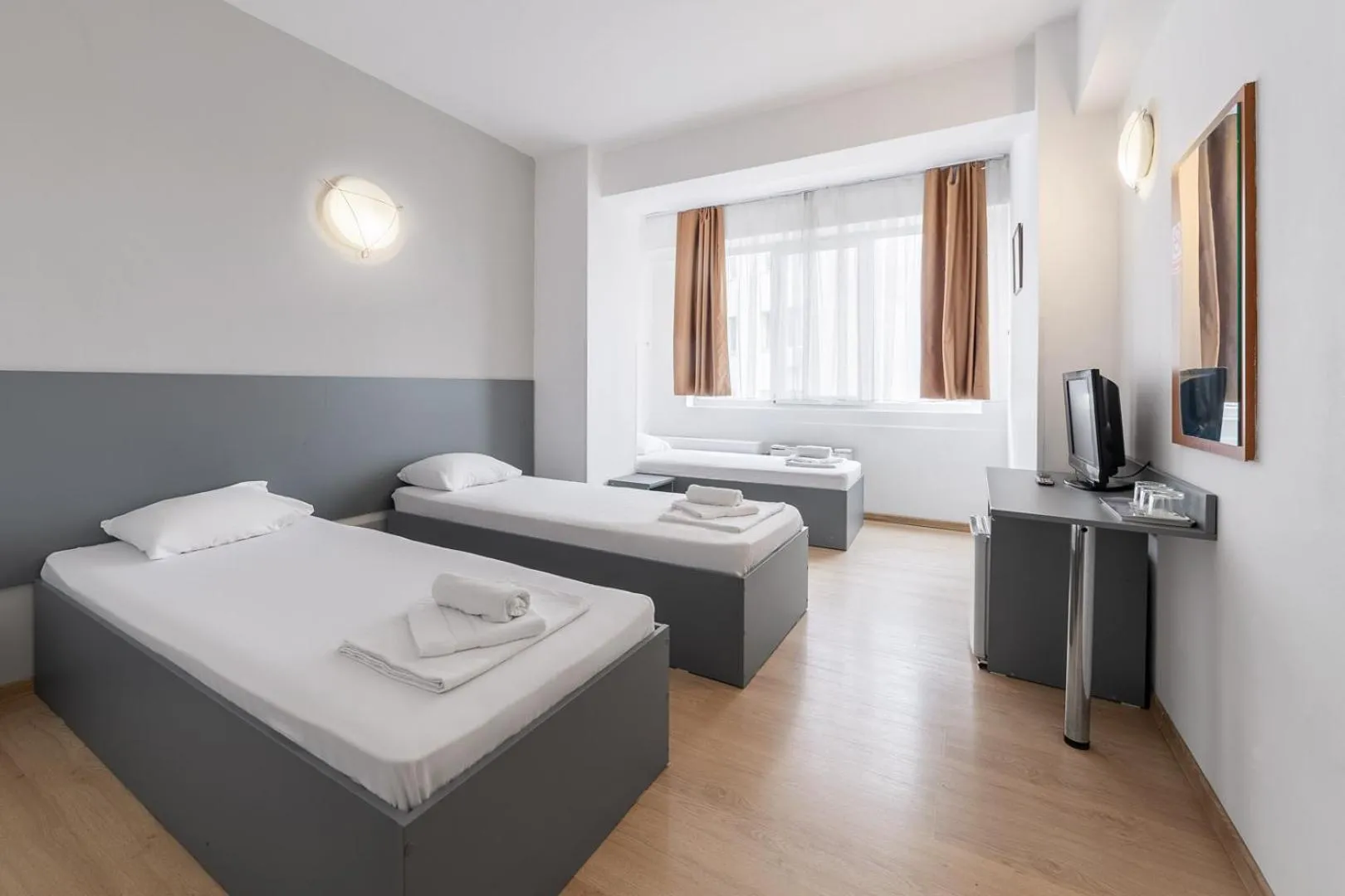 Photo of the whole room, Bed in Elizeu Hotel