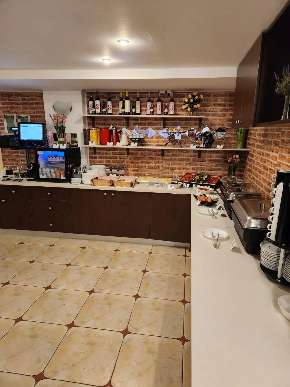 Breakfast in Elizeu Hotel