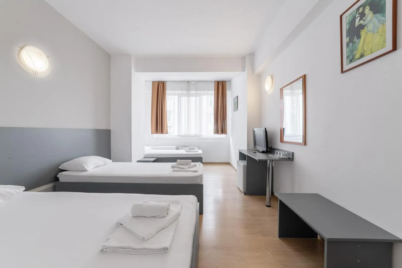 Photo of the whole room, Bed in Elizeu Hotel