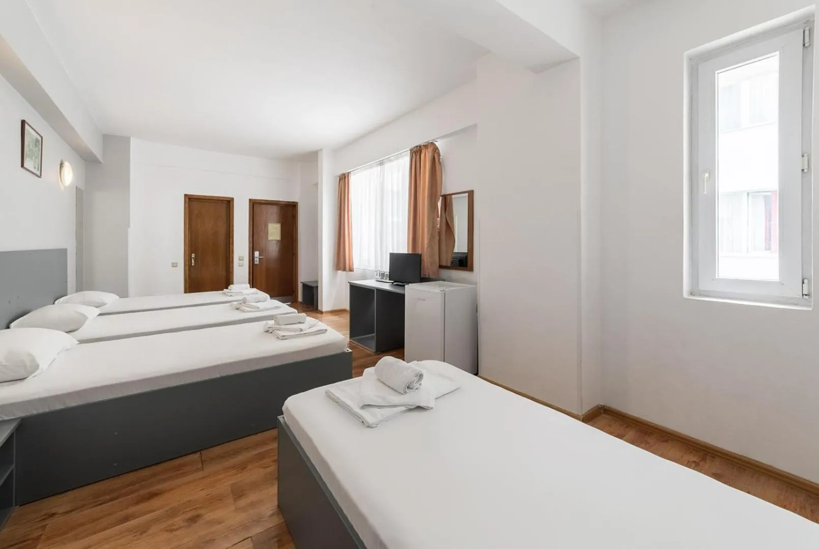 Photo of the whole room, Bed in Elizeu Hotel