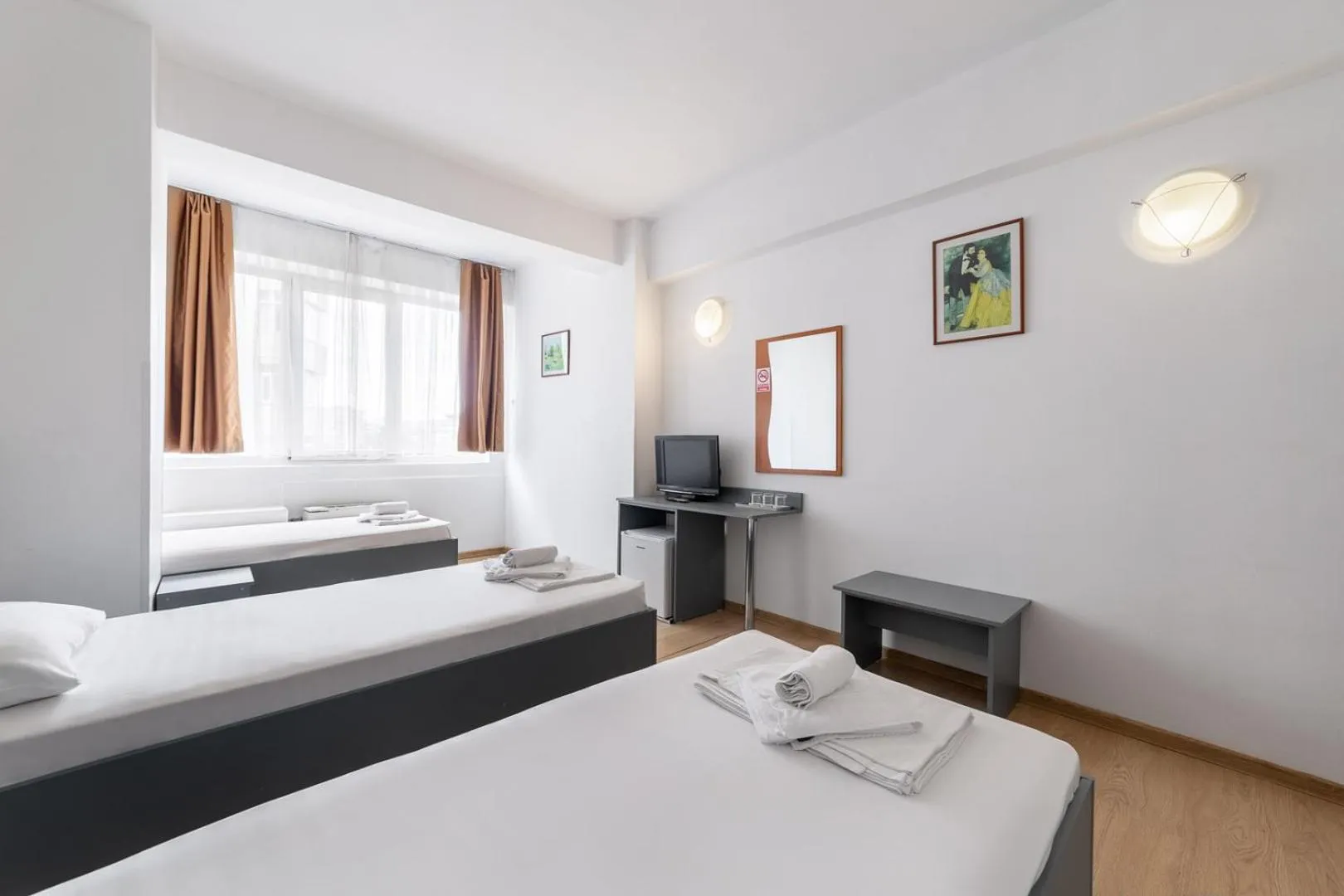 Photo of the whole room, Bed in Elizeu Hotel