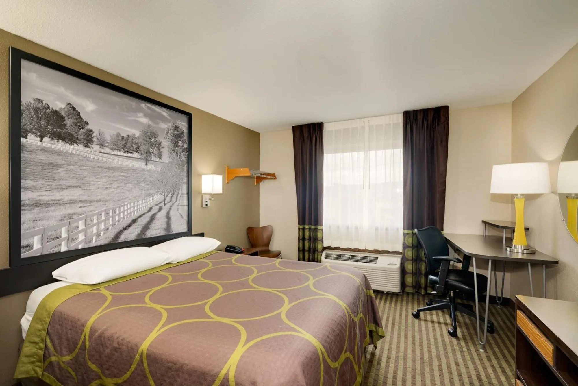Photo of the whole room, Bed in Super 8 by Wyndham Lexington Hamburg Area