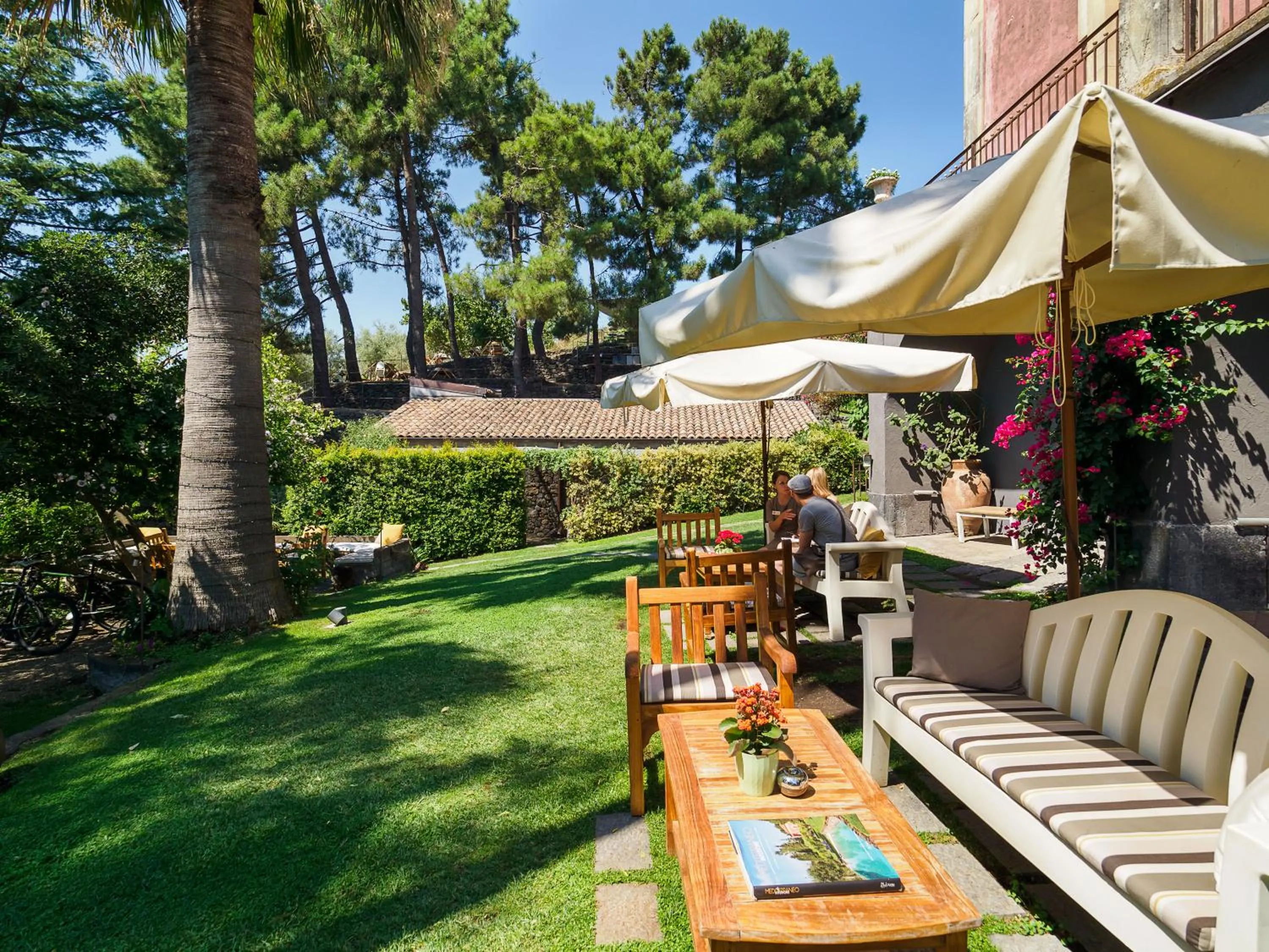 Garden in Monaci delle Terre Nere