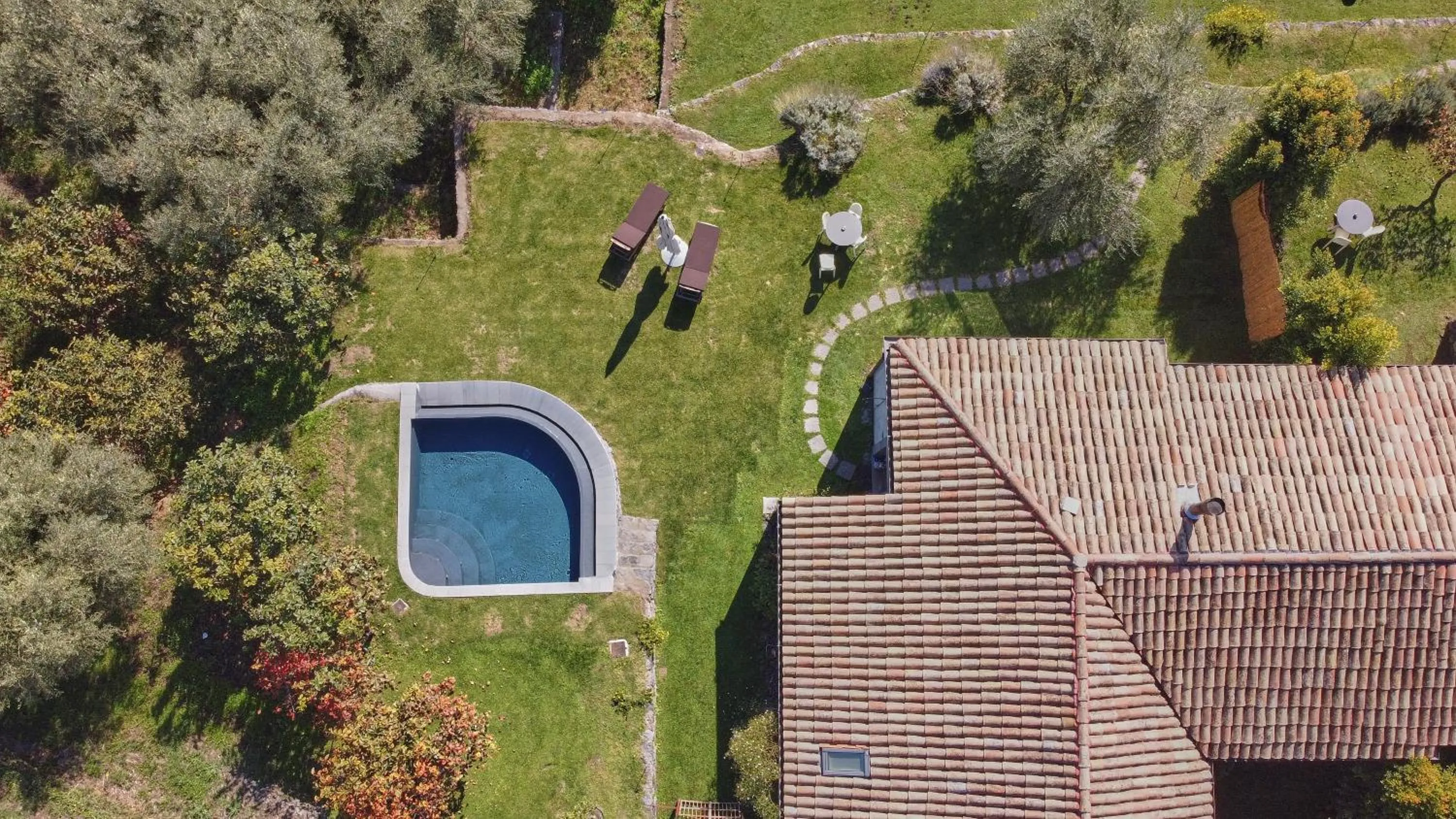 Pool view in Monaci delle Terre Nere