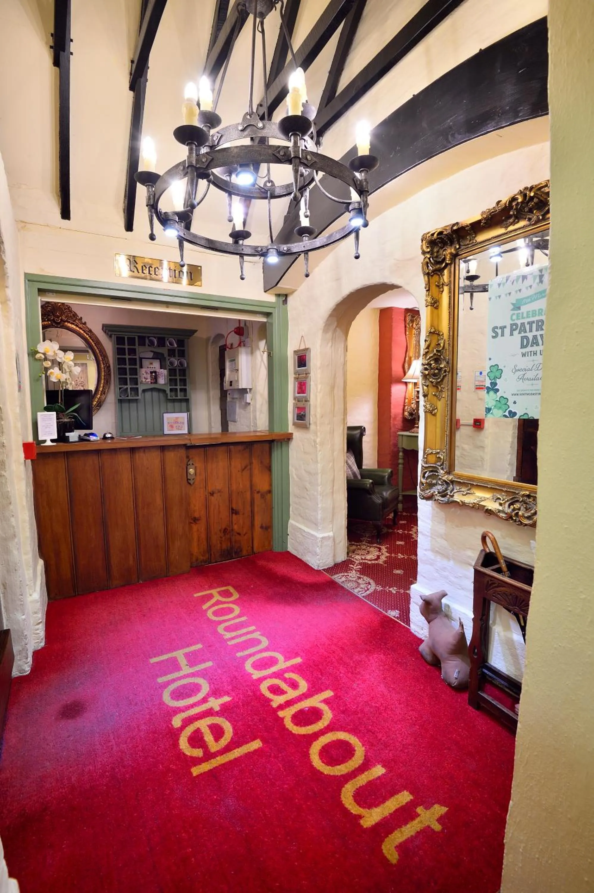 Facade/entrance in The Roundabout Hotel