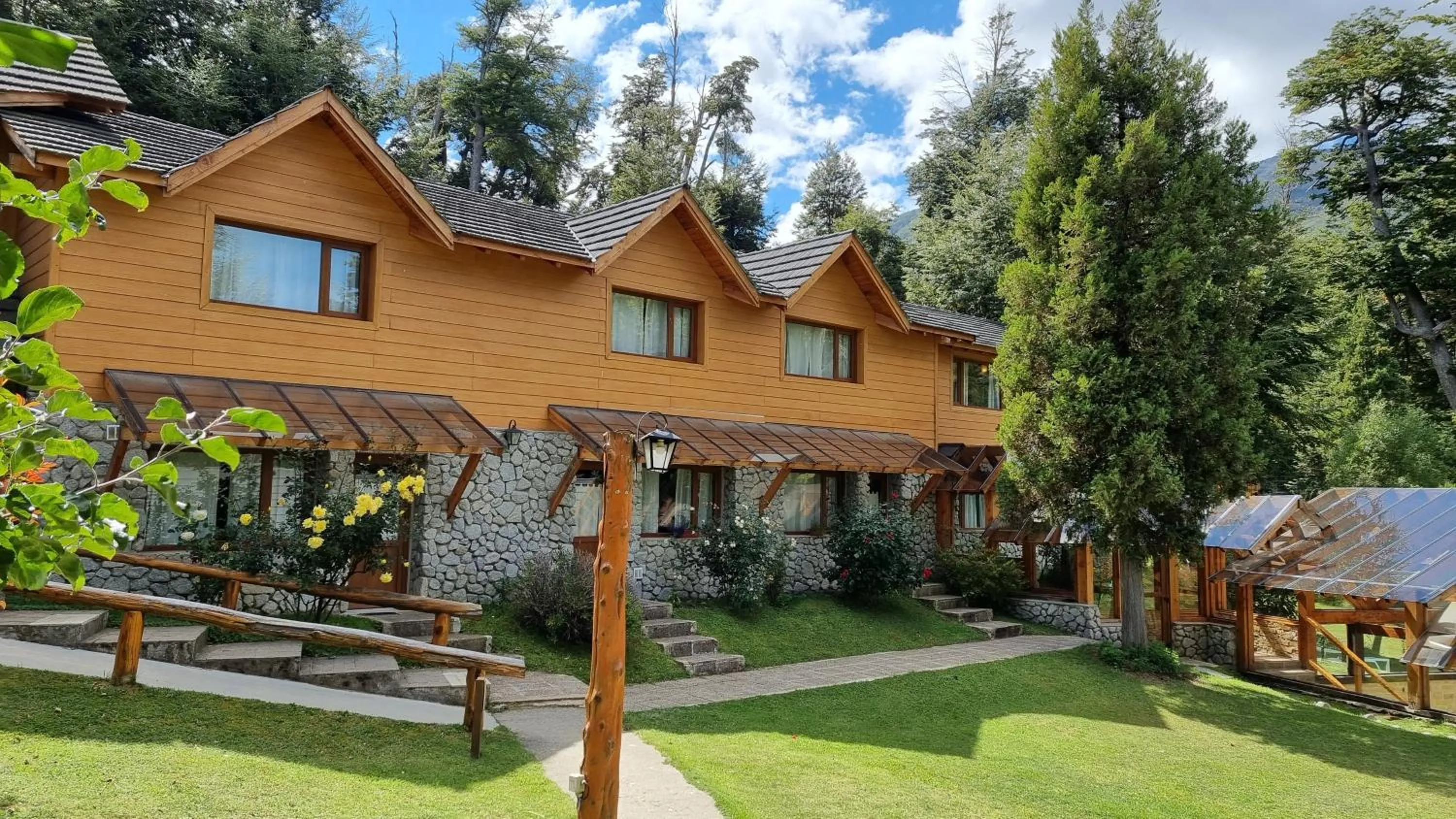 Property building in Encanto del Rio