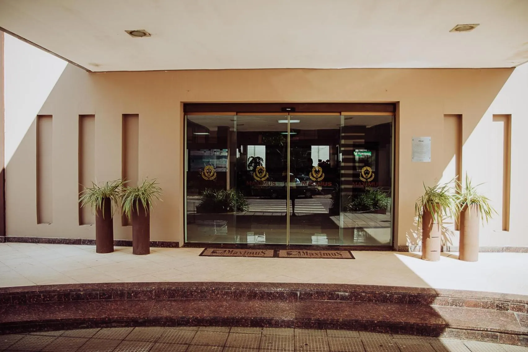 Facade/entrance in Maximus Business by - Easy Hotéis