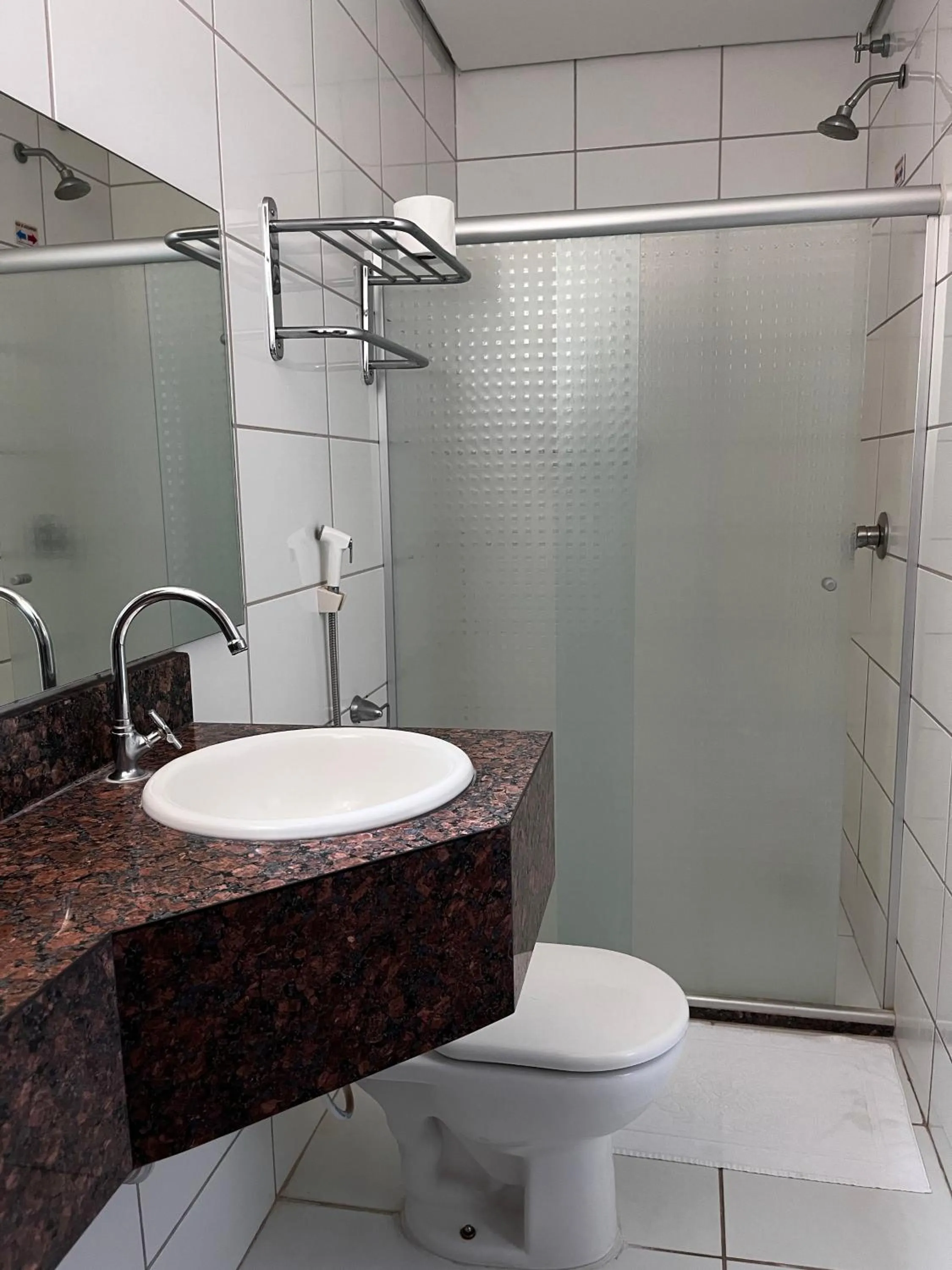 Bathroom in Maximus Business by - Easy Hotéis