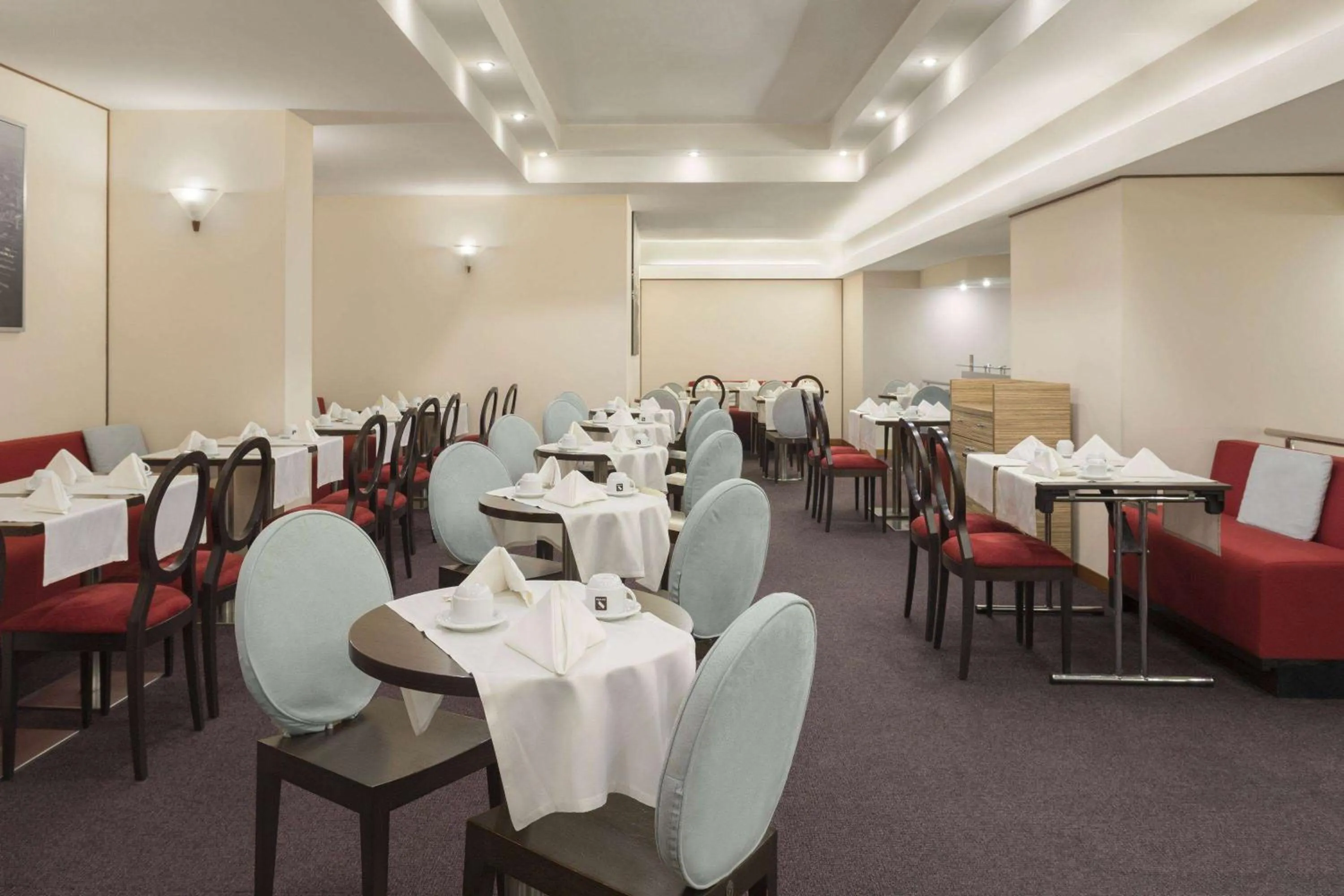 Restaurant/places to eat in Ramada by Wyndham Bucharest Parc Hotel