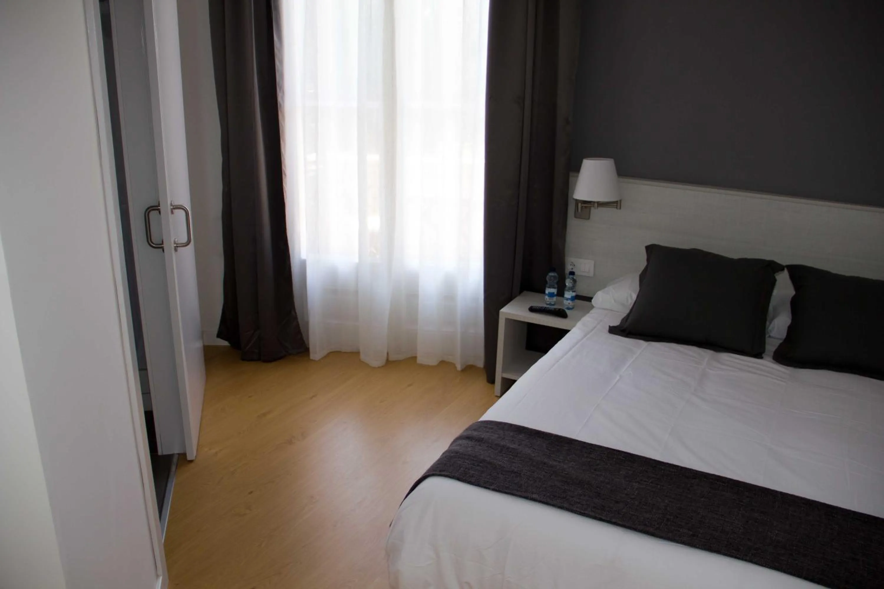 Bed in Hostalin Barcelona Diputacion