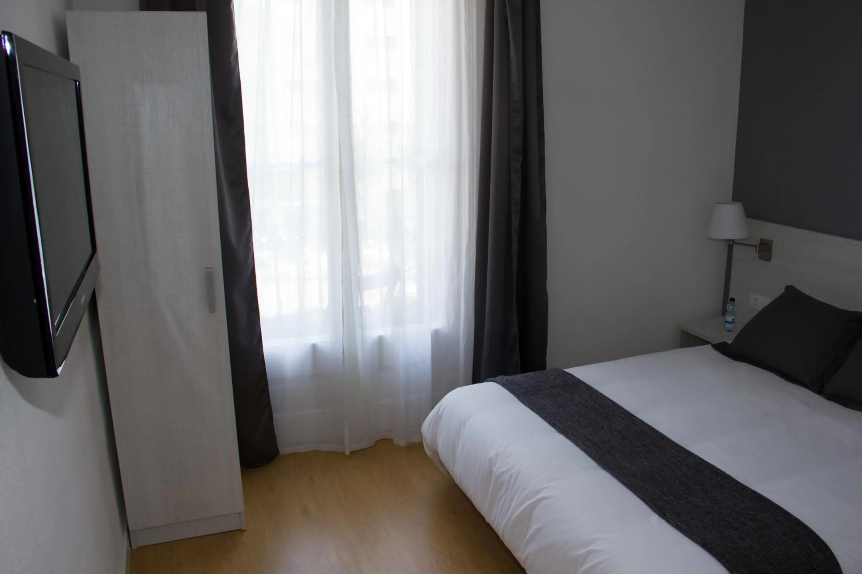 Bed in Hostalin Barcelona Diputacion