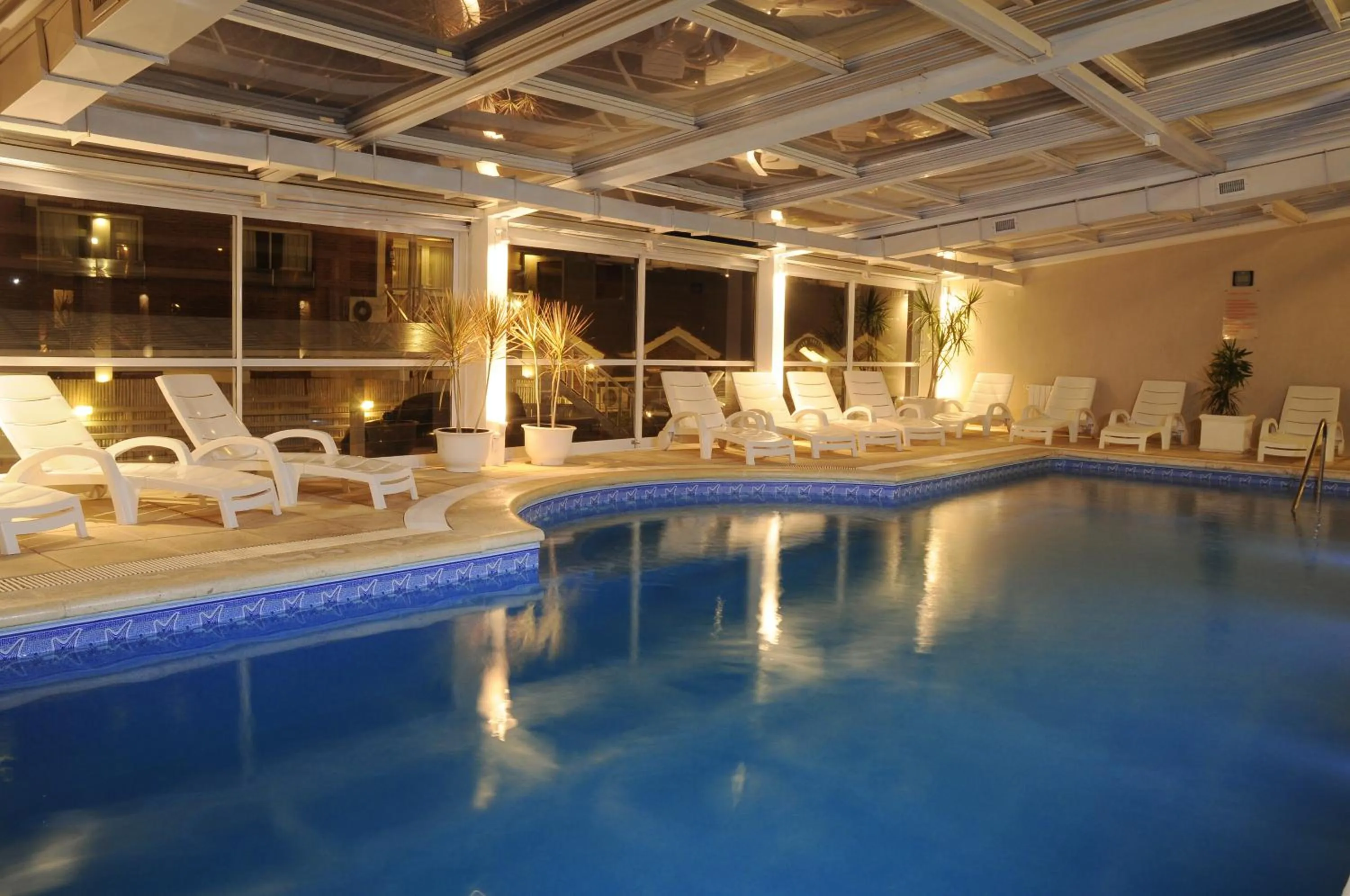 Swimming pool in Carilo Soleil By HS