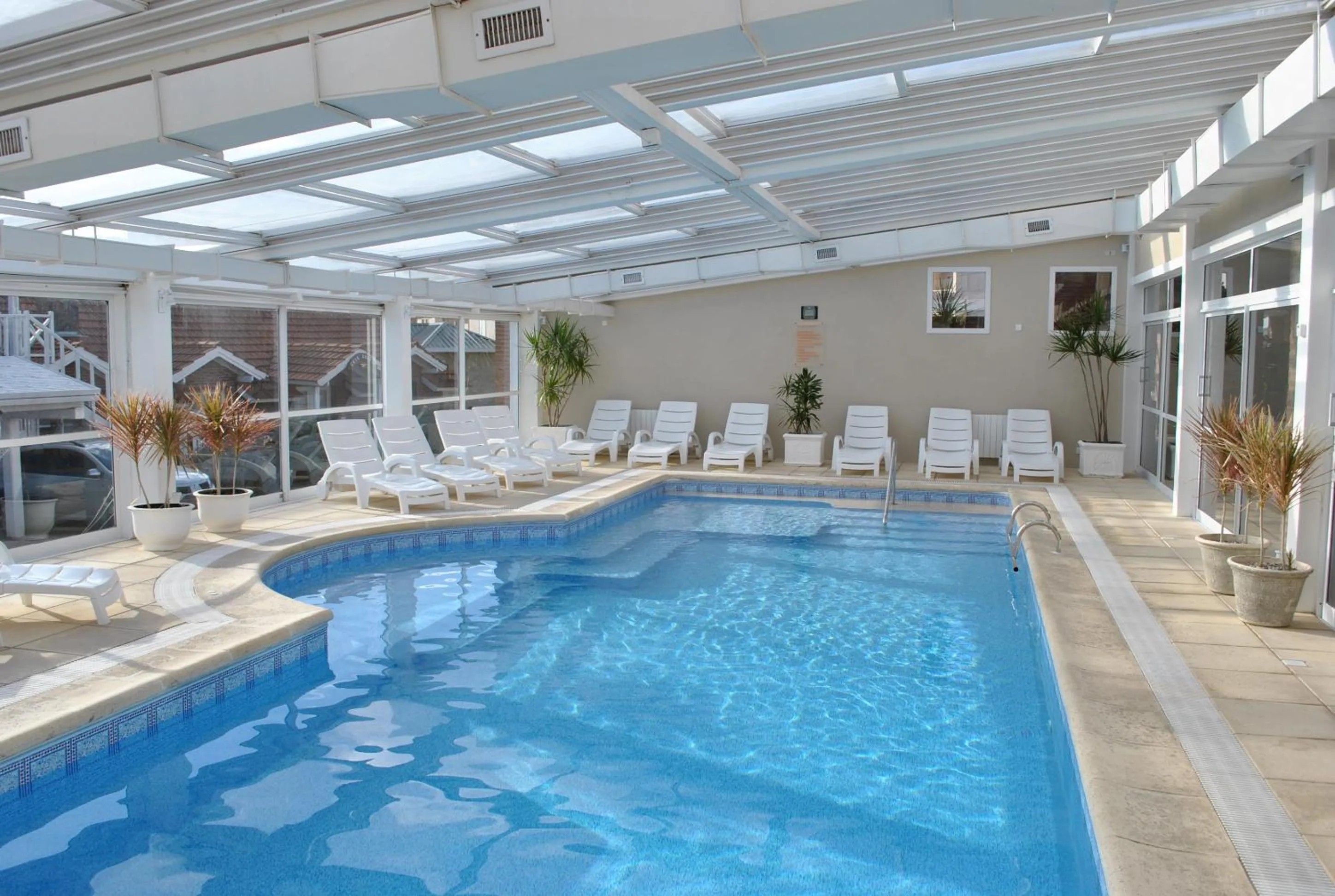 Swimming pool in Carilo Soleil By HS