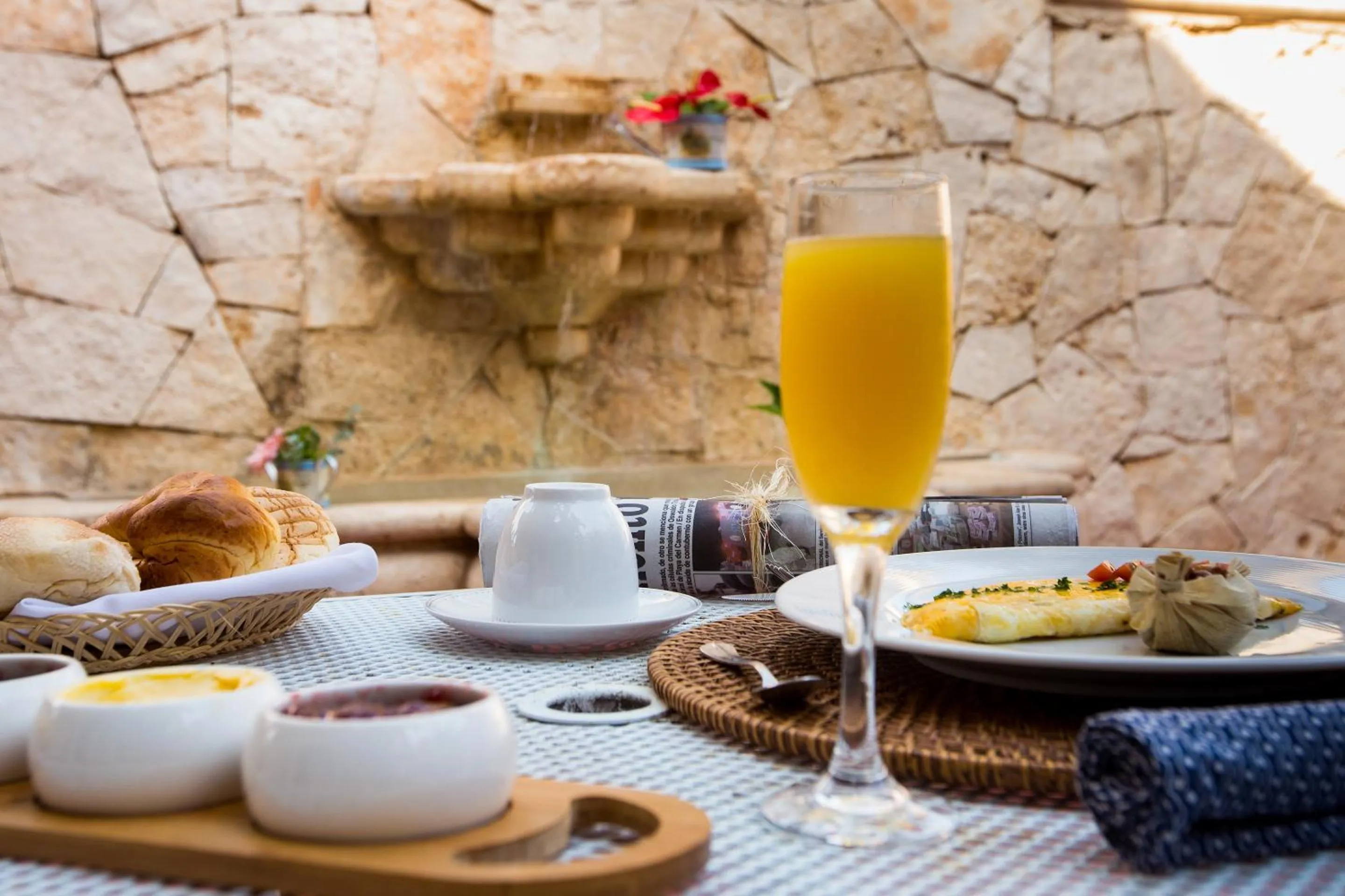 American breakfast in Chez Waffle Hotel