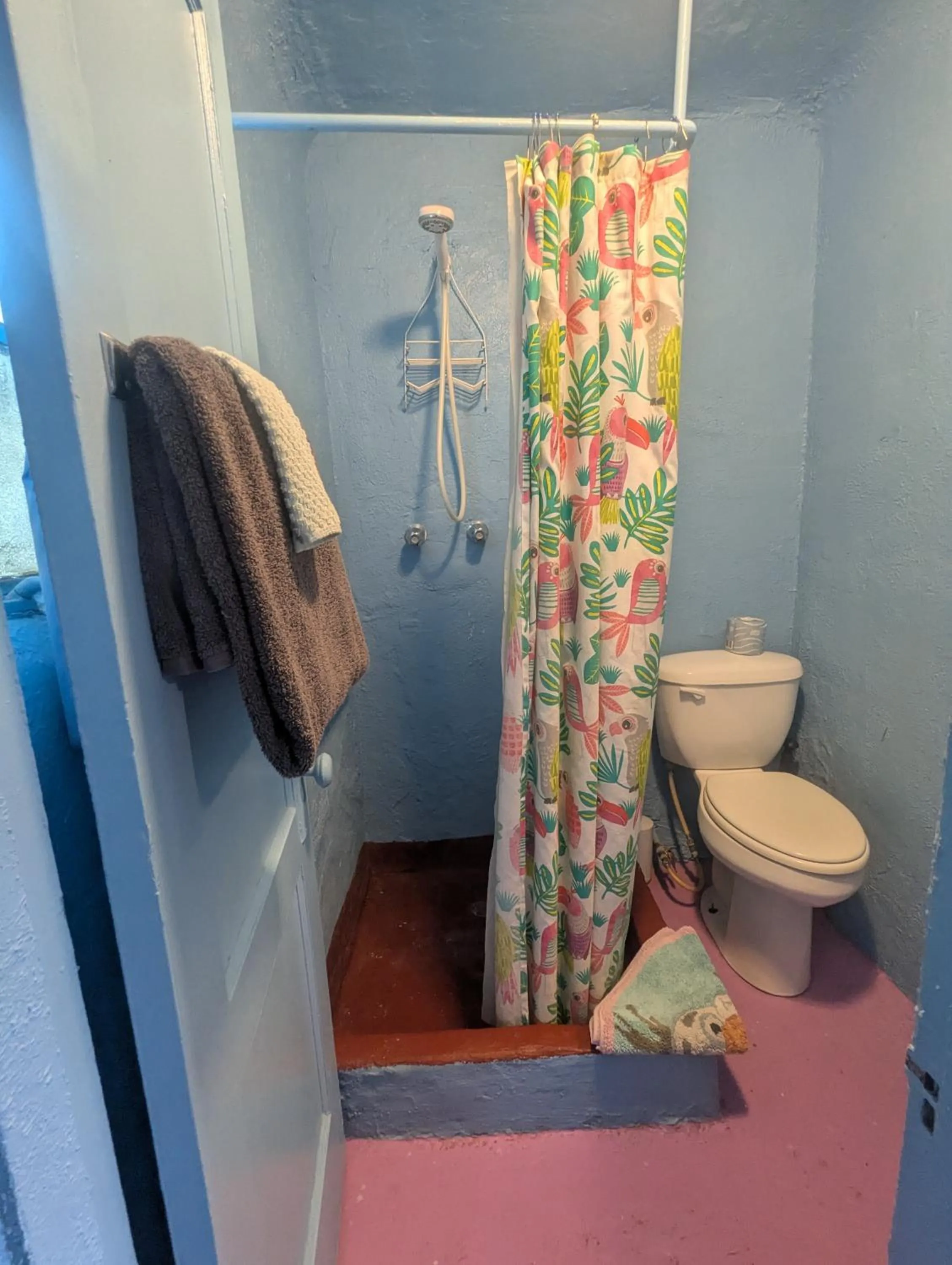 Shower in Pelican Spa