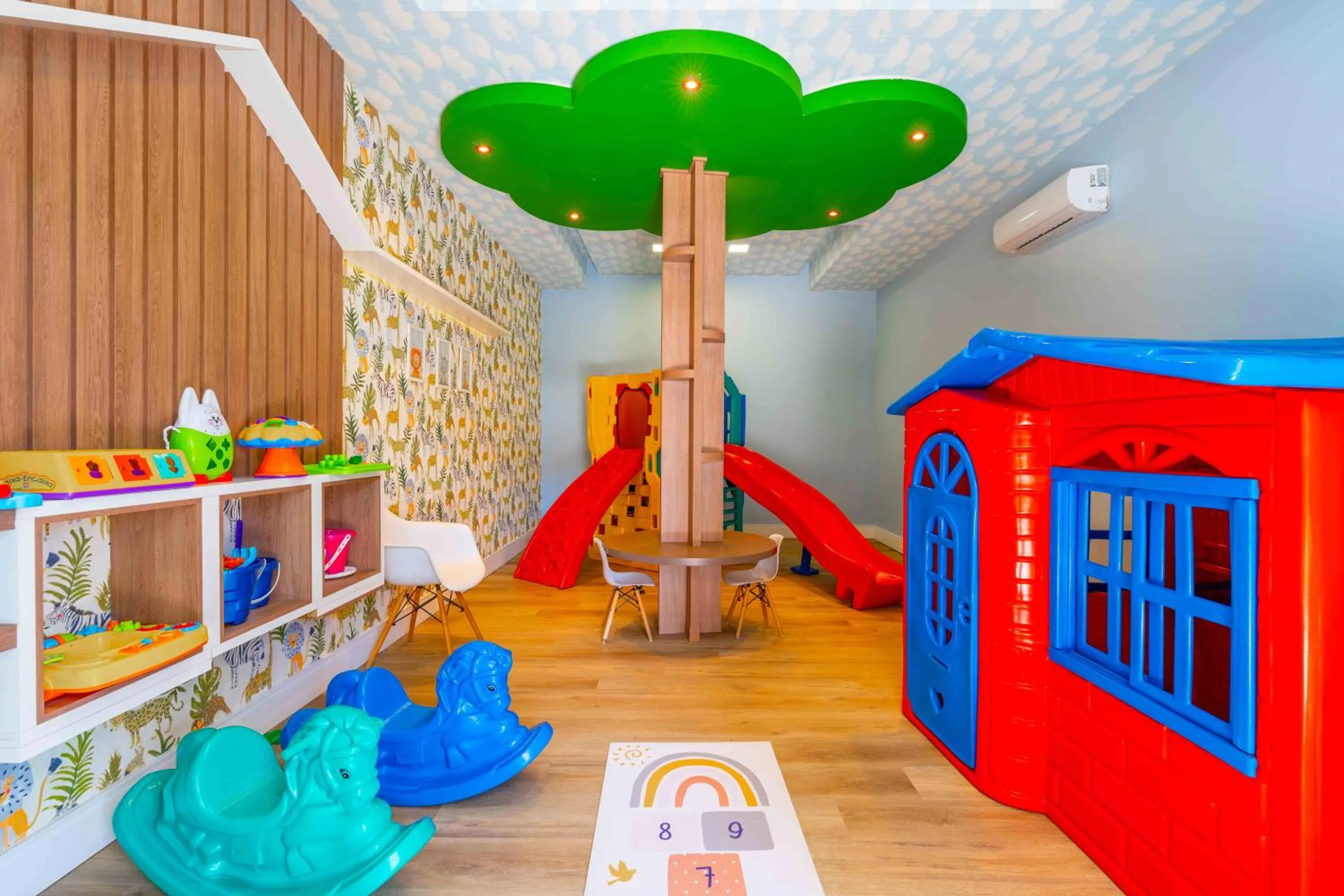 Children play ground in Boulevard Beach Canasvieiras Hotel