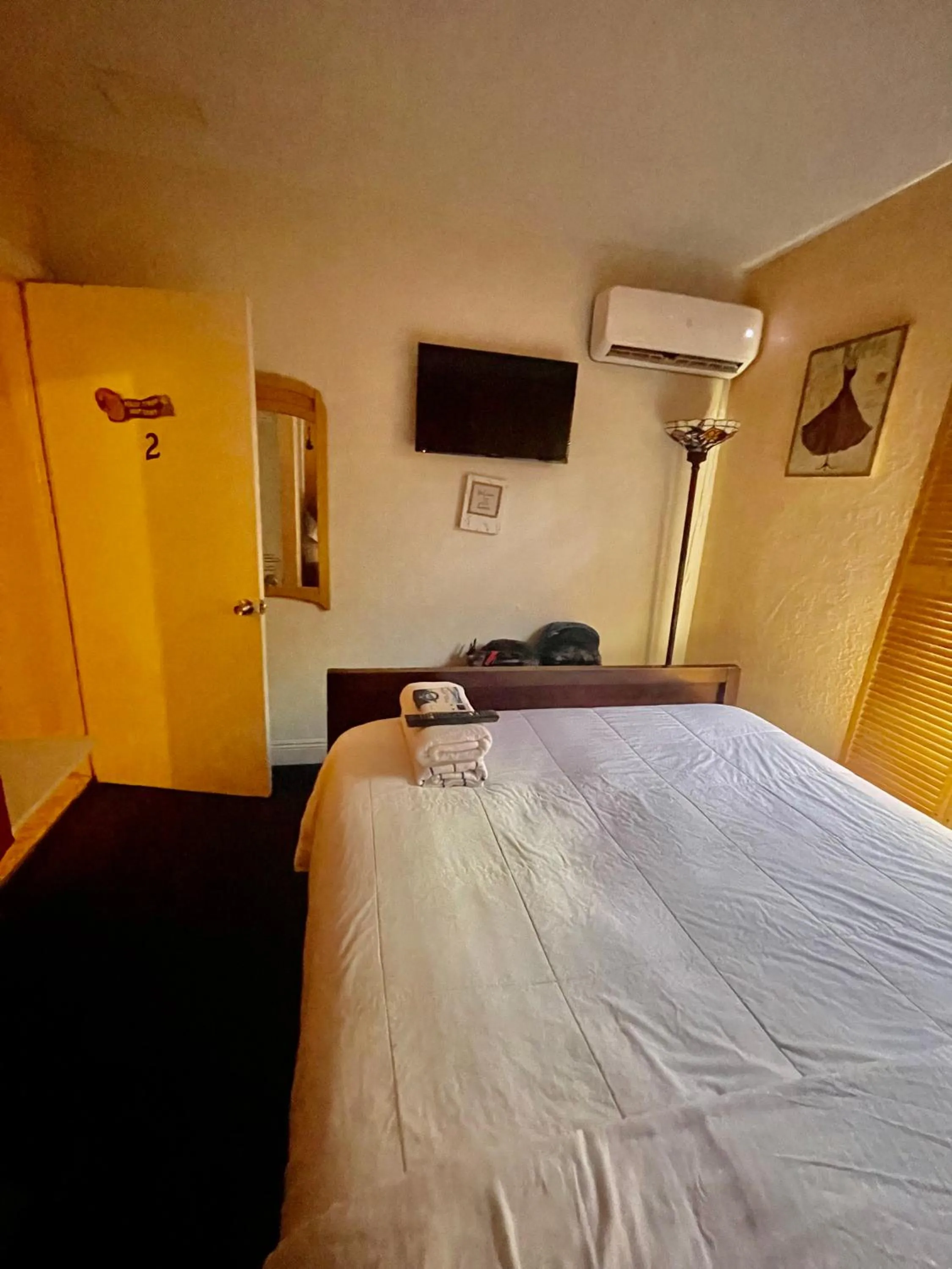 Photo of the whole room, Bed in Habitación Céntrica calle 8 Miami