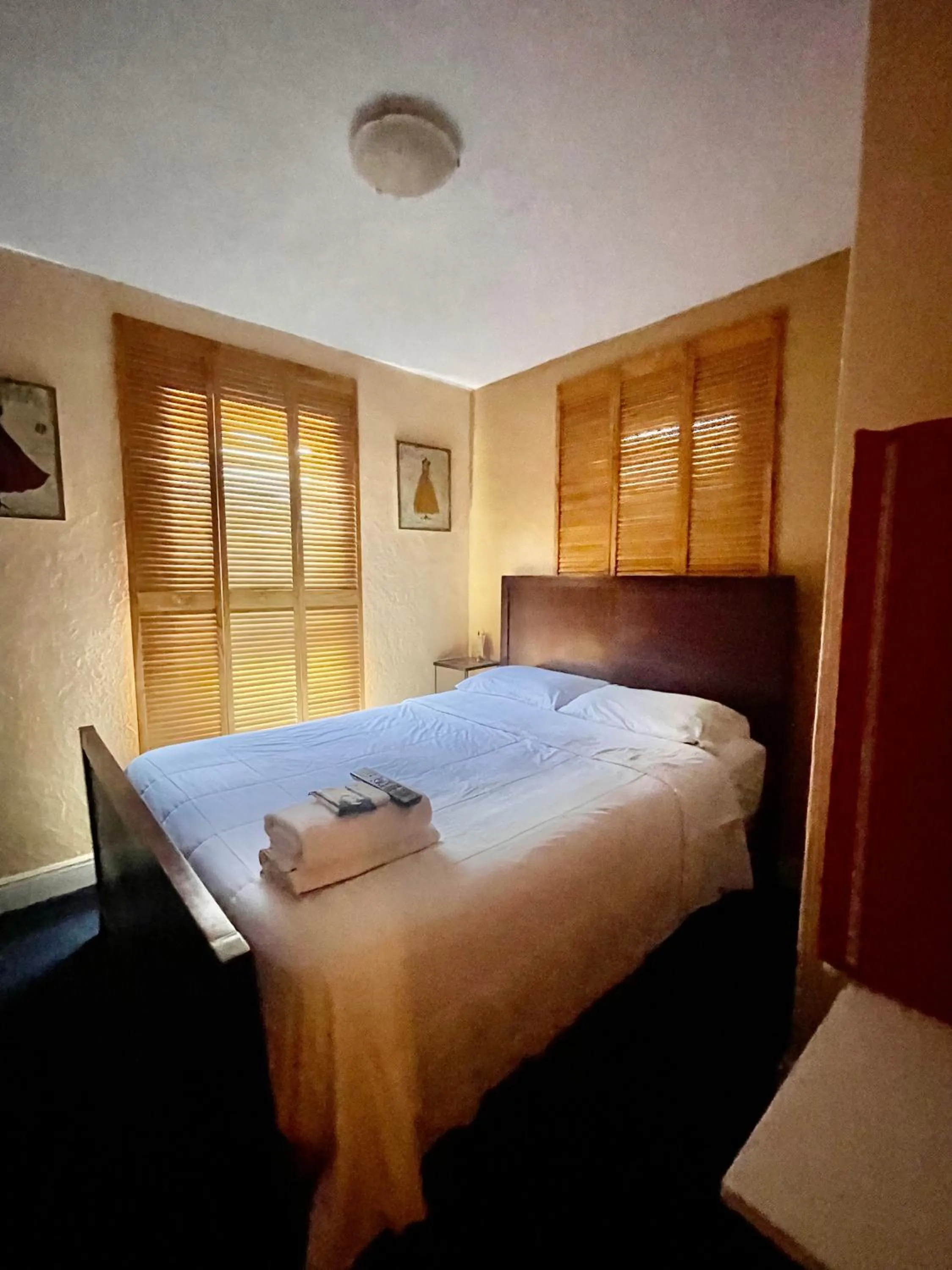 Photo of the whole room, Bed in Habitación Céntrica calle 8 Miami