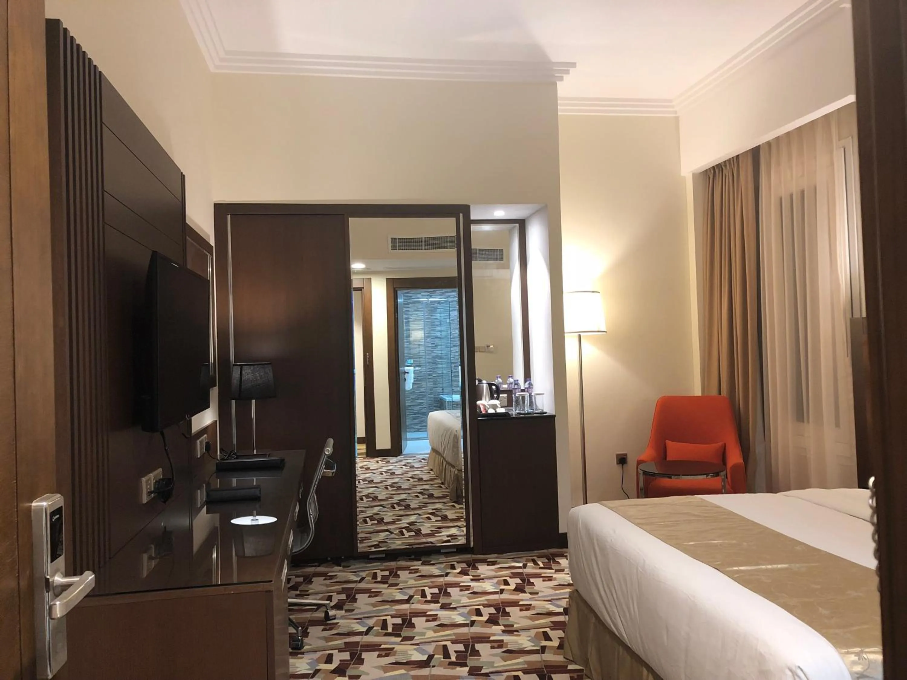 TV and multimedia, Bed in Al Murooj Grand Hotel