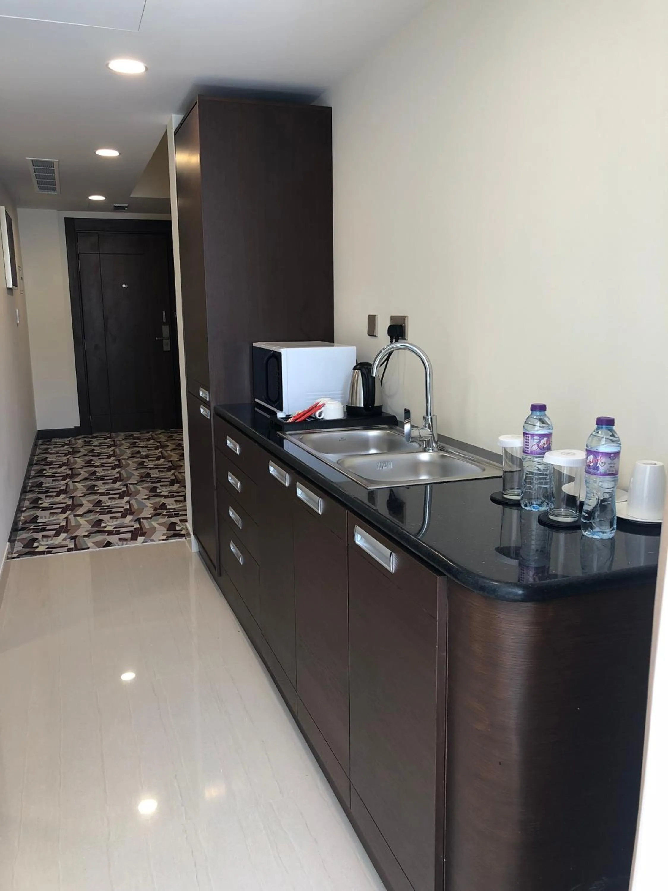 Kitchen or kitchenette in Al Murooj Grand Hotel