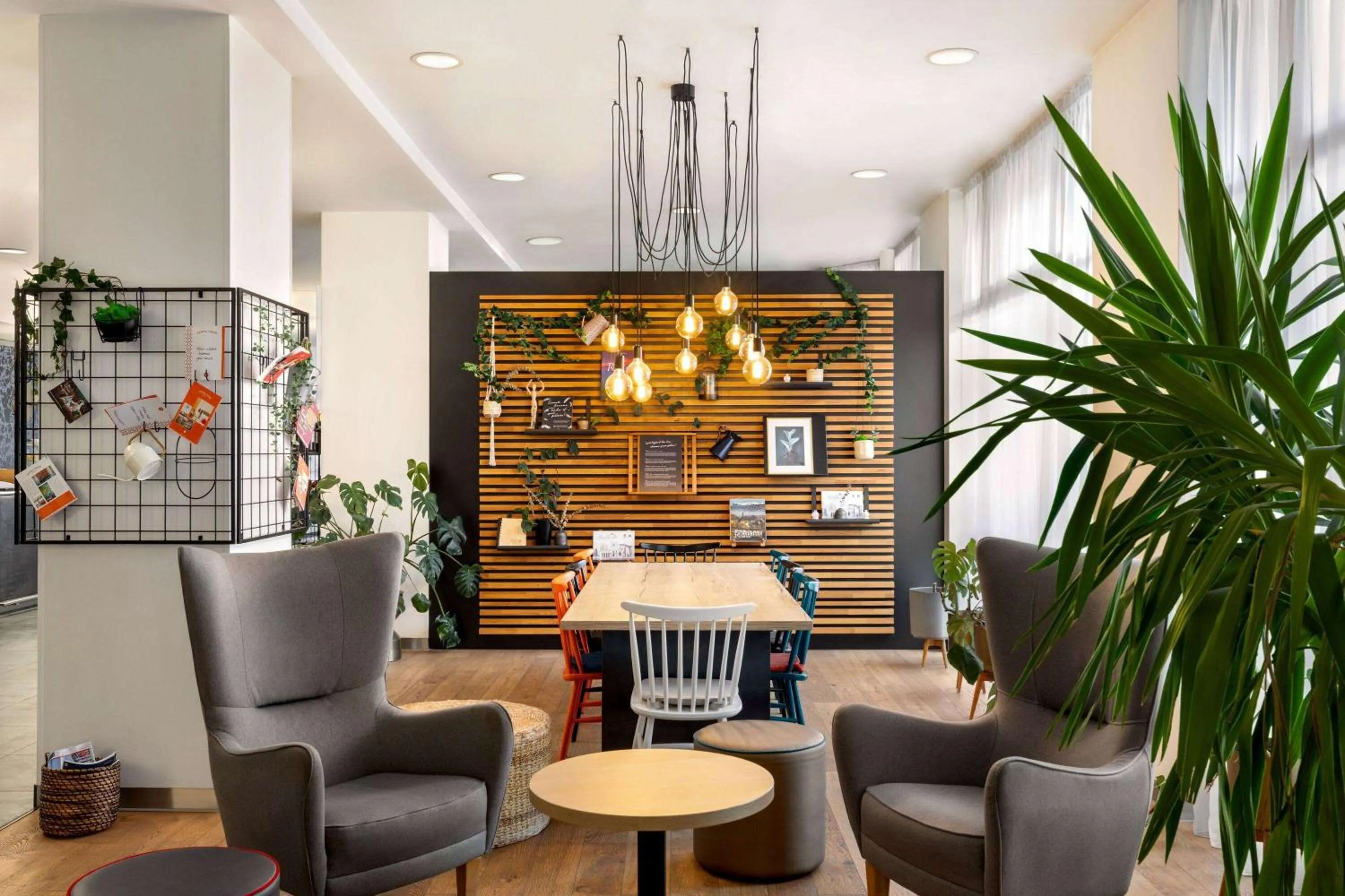 Lobby or reception in Vienna House Easy by Wyndham Bucharest Airport