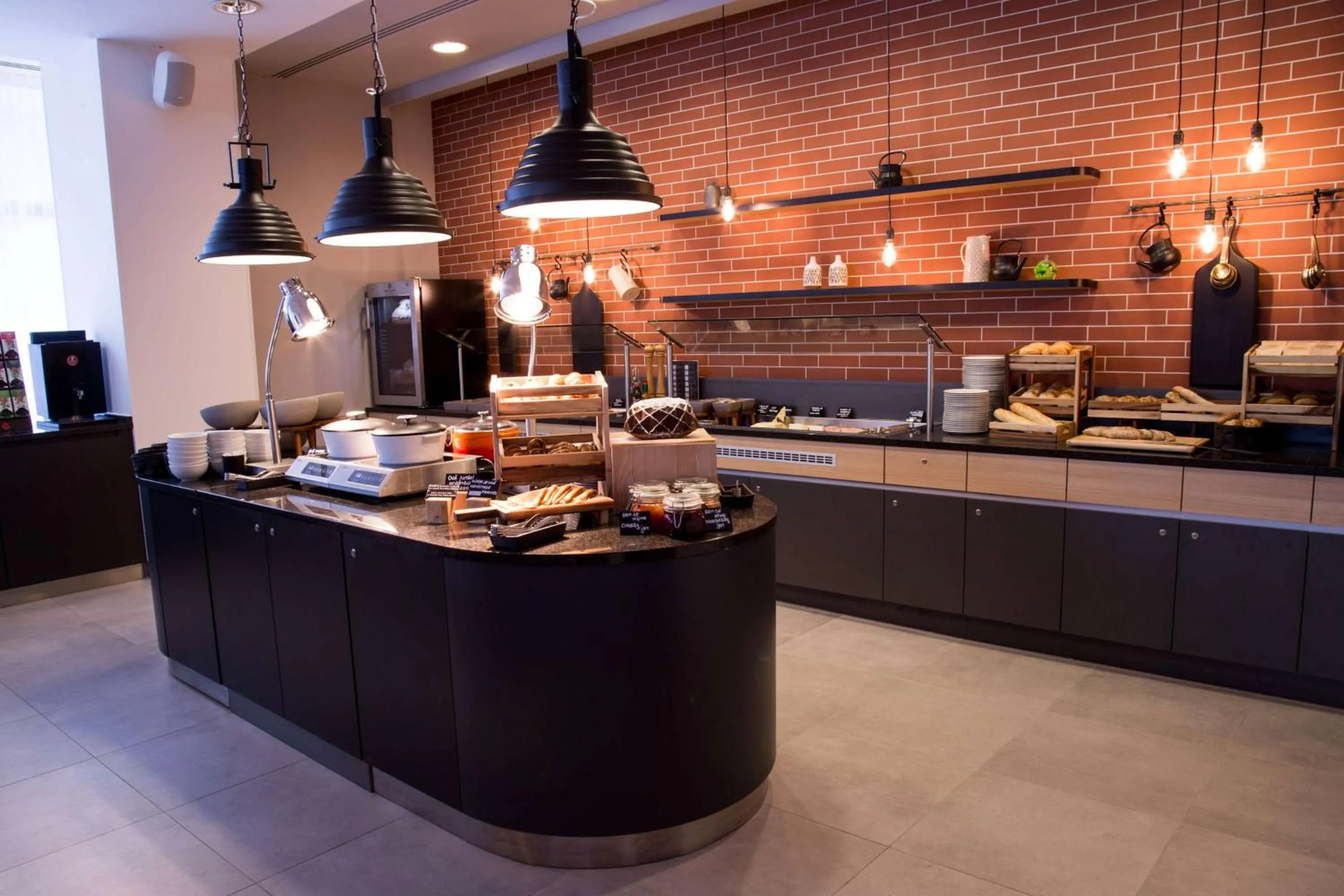 Restaurant/places to eat in Vienna House Easy by Wyndham Bucharest Airport