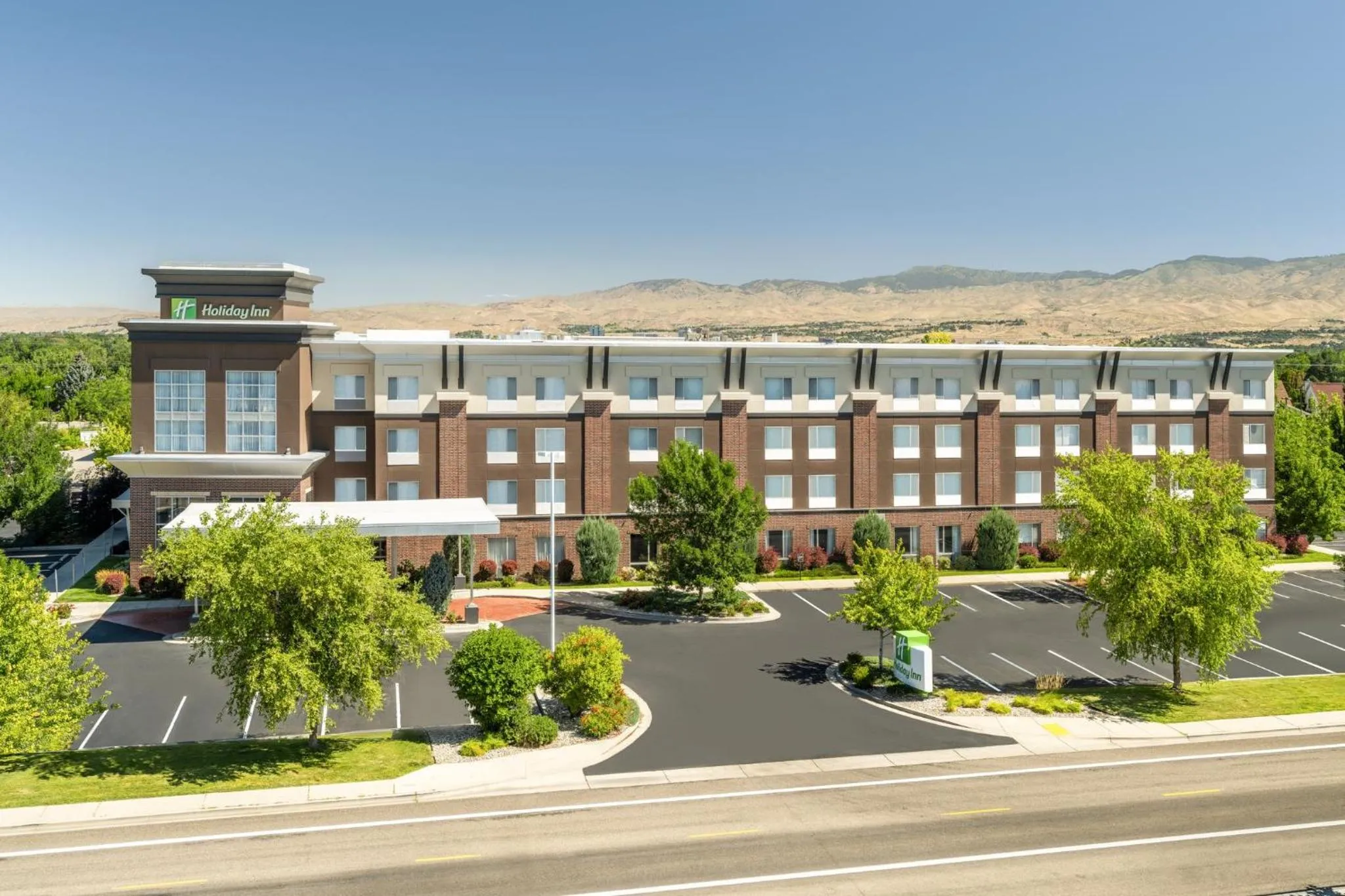 Property building in Holiday Inn Boise Airport by IHG