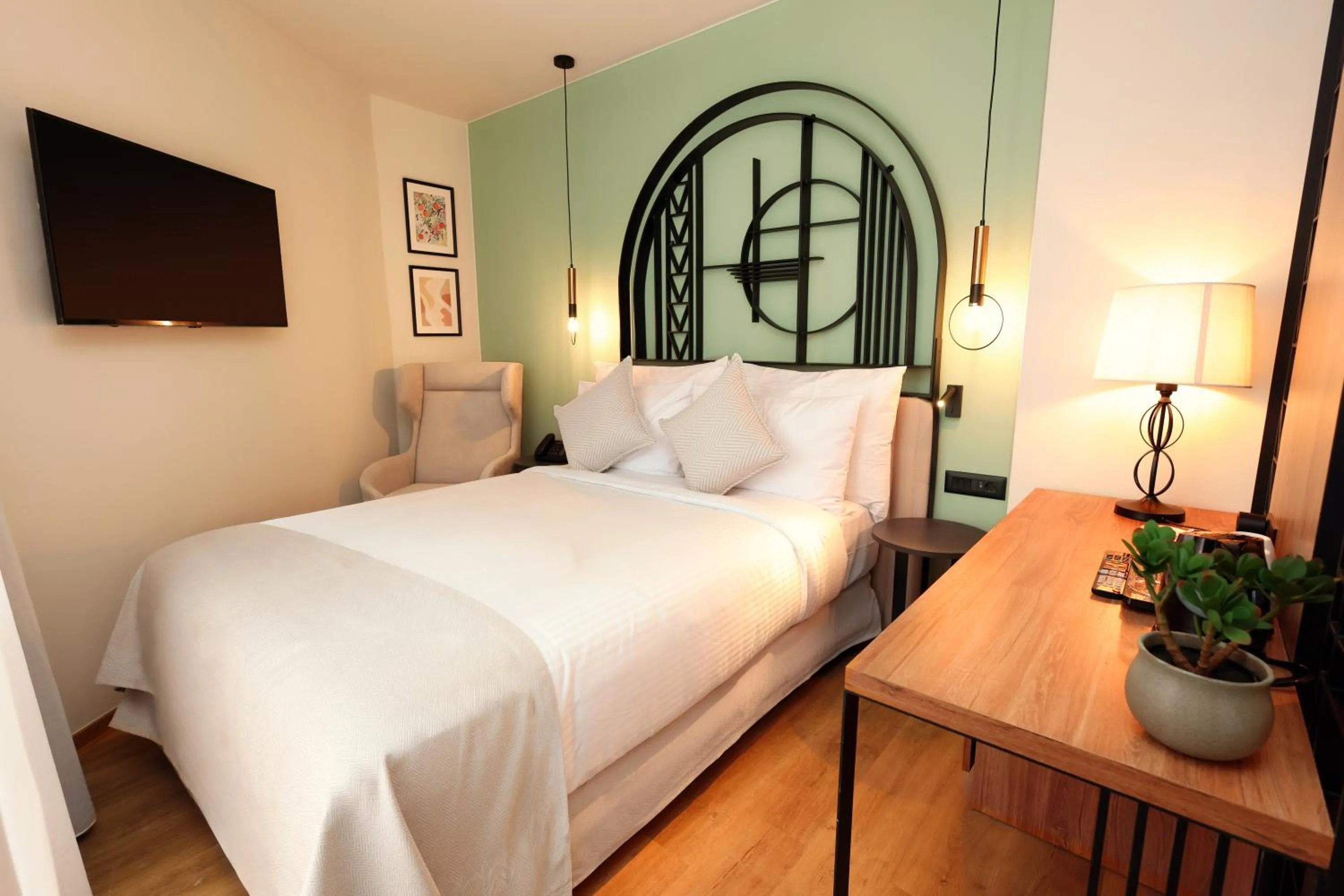 Bed in Zeus Essence Bucharest Opera