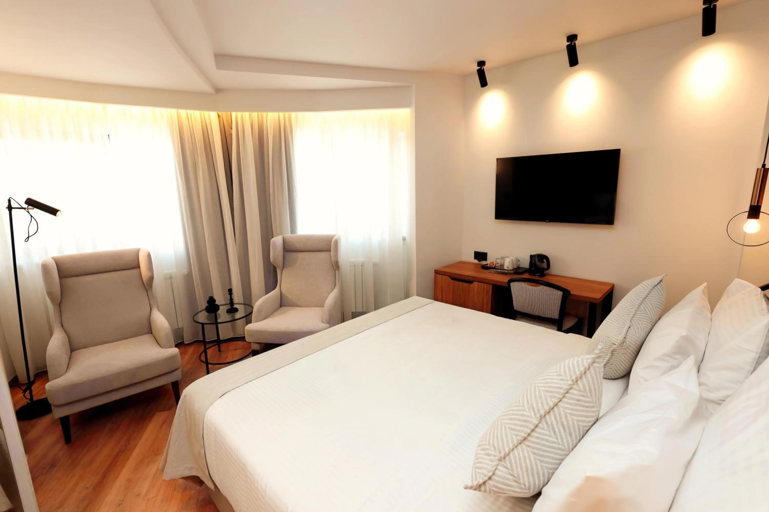 Bed in Zeus Essence Bucharest Opera