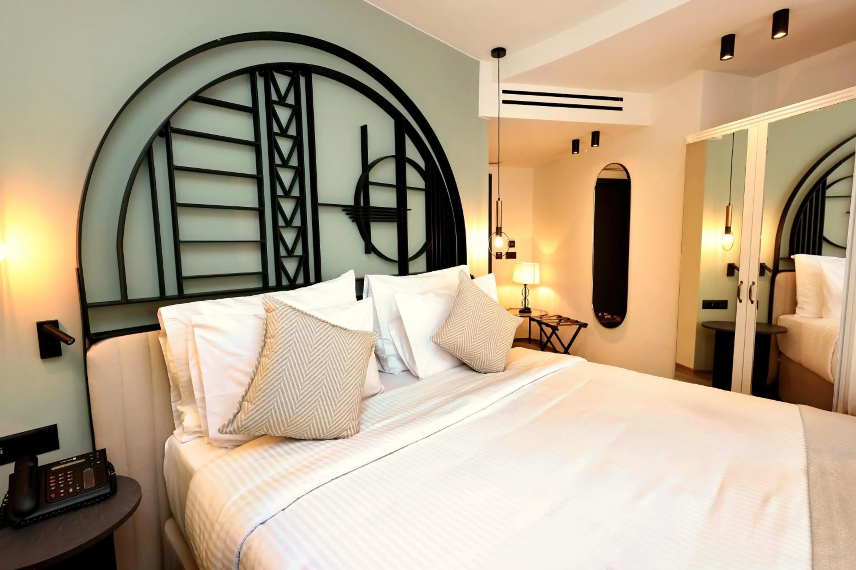 Bed in Zeus Essence Bucharest Opera