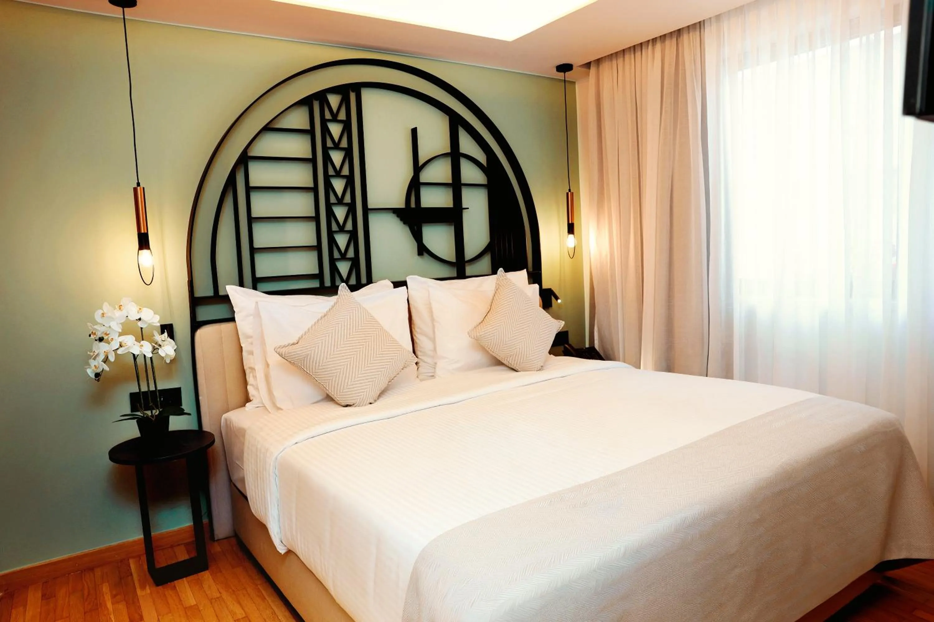 Bed in Zeus Essence Bucharest Opera