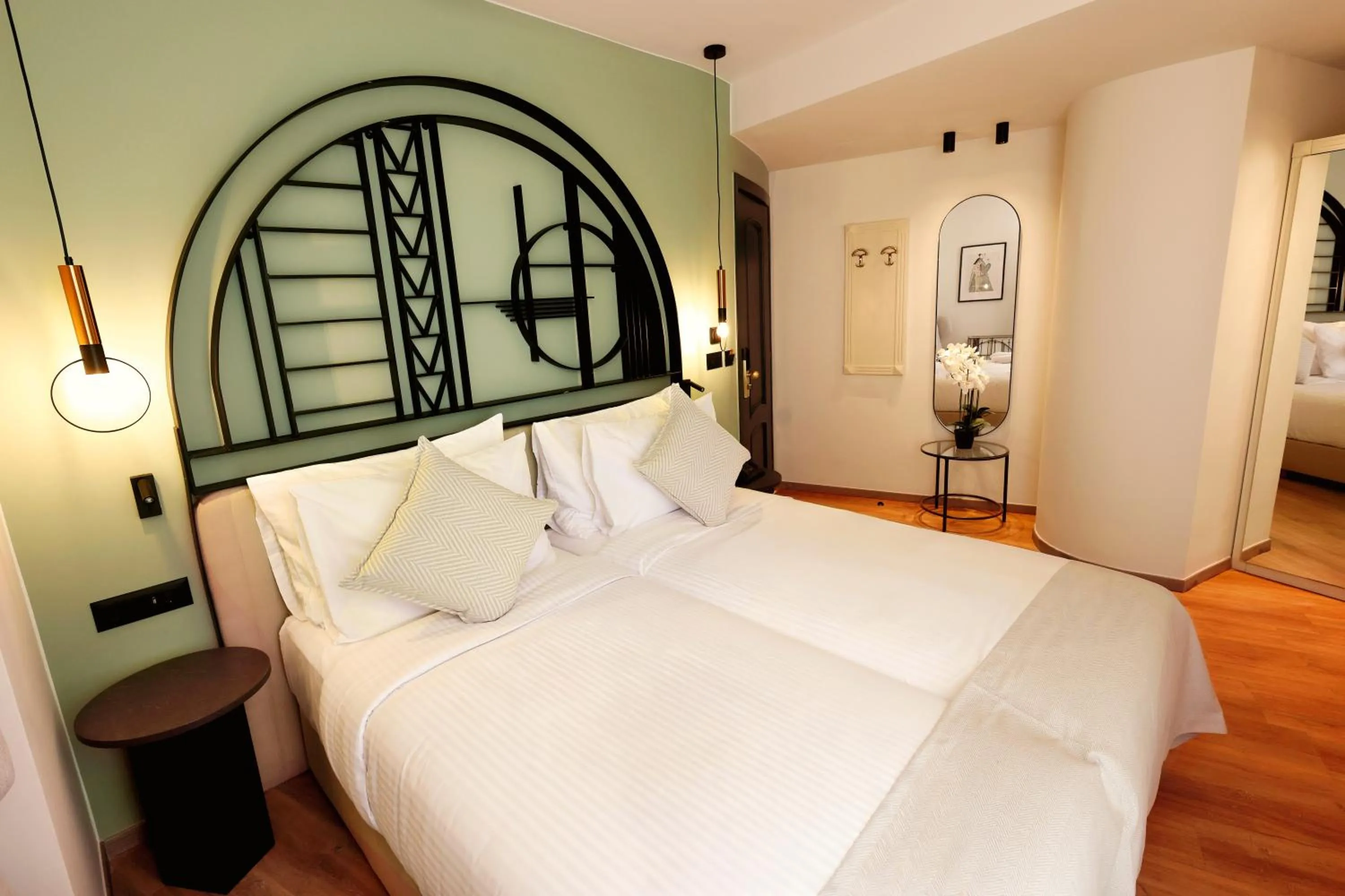 Bed in Zeus Essence Bucharest Opera